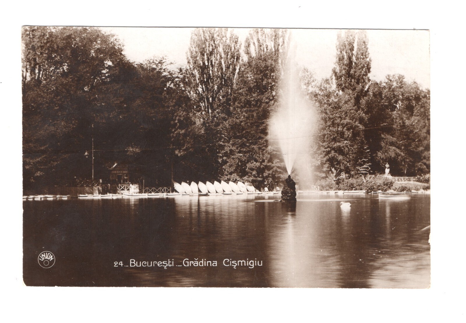 #149 Romania Bucuresti fountain RPPC postcard 1932 Bukowina mail
