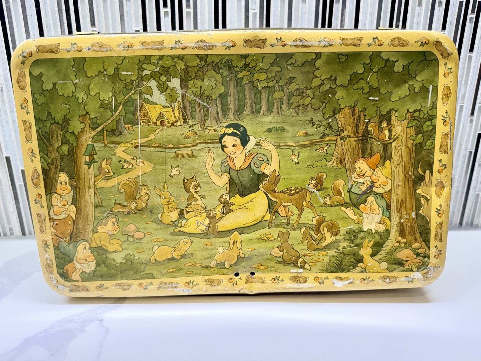 Vintage Belgian Biscuit Tin box Snow White Dwarfs, 1930, Walt Disney