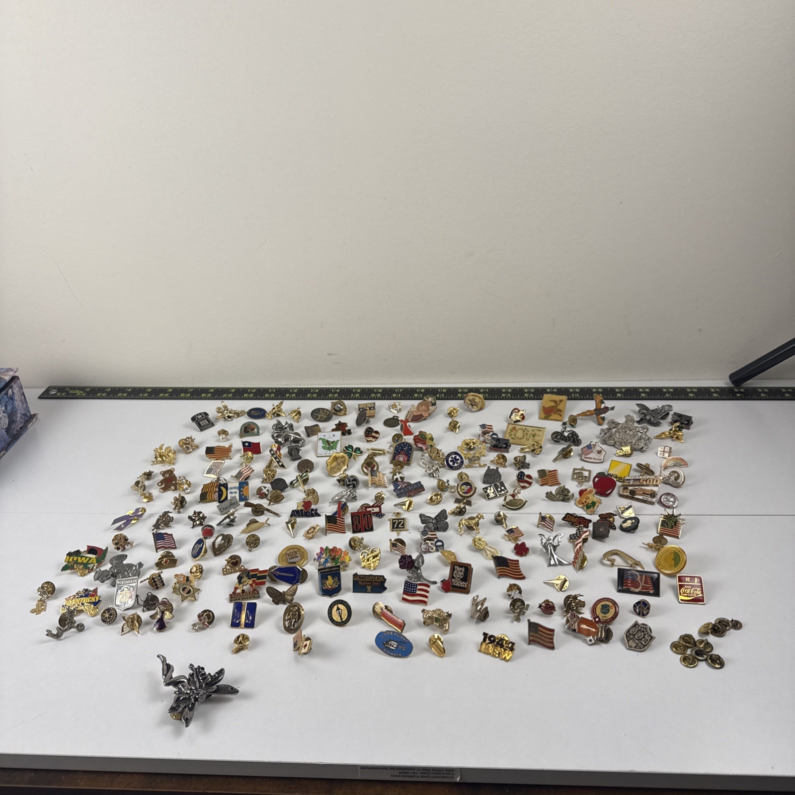 HUGE VINTAGE LAPEL PIN LOT 100+ Variety Estate Military Flag Advertising Pins