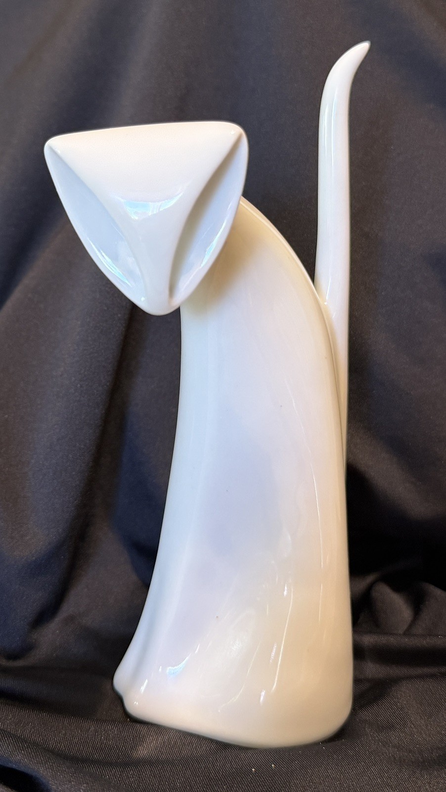 Vintage MCM Royal Dux Cat White Porcelain Figurine Modernist 6-1/2” T Czech