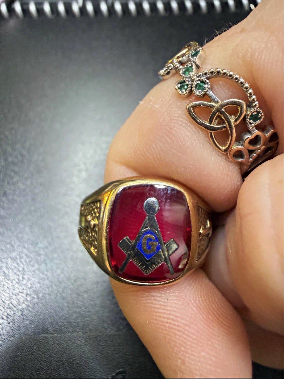 Vintage 14K Gold Freemason Masonic Men’s Ring With A Red Stone