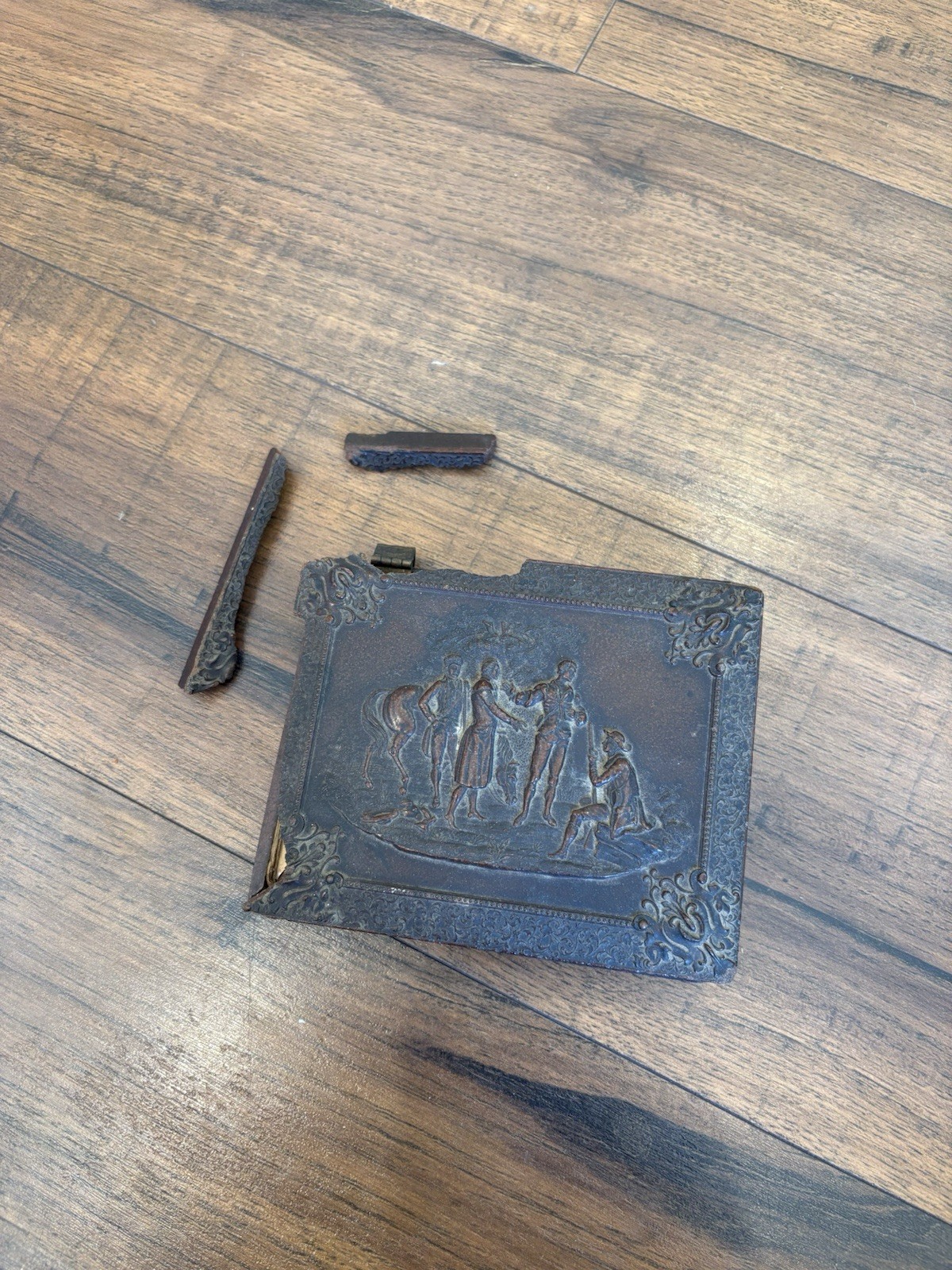 Antique 1840s Daguerreotype Photo Case w Portrait Thermoplastic Union Case AS IS