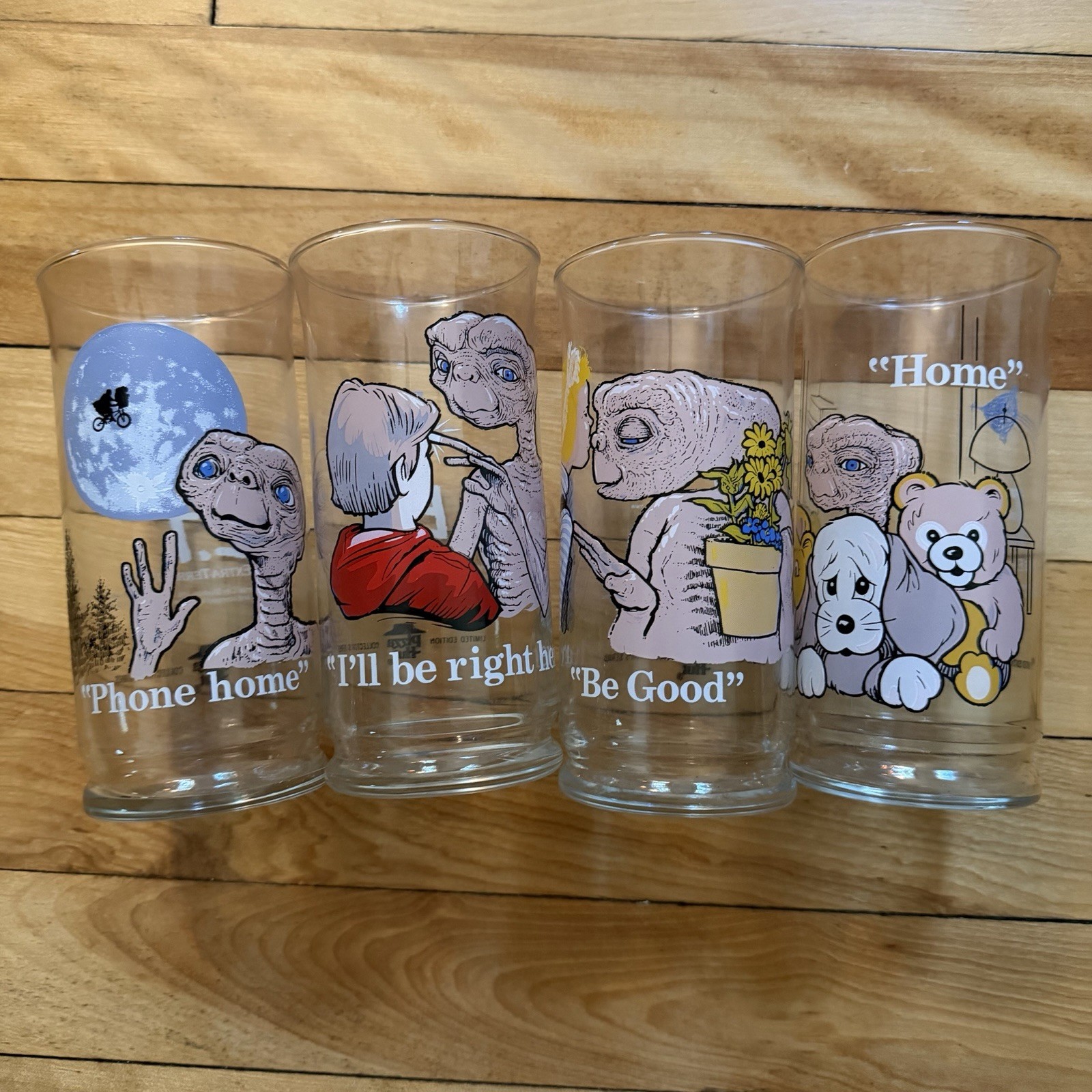 Vintage 1982 ET Pizza Hut Limited Edition Complete Set of 4 Glasses - Unused