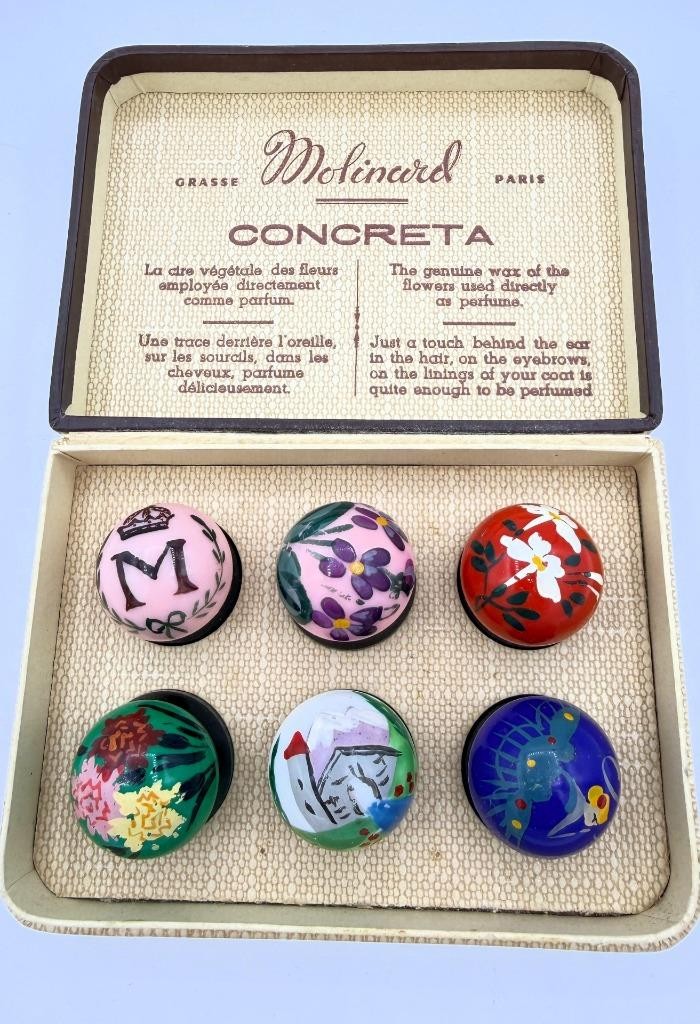 Boxed Set of 6 Vintage 1930s Bakelite Molinard Concreta Solid Perfumes