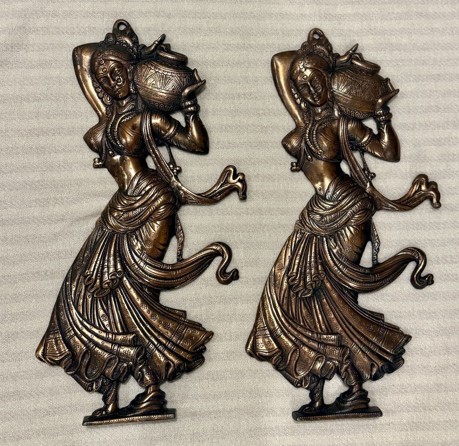 VTG 2 PC Set Indian Metal Wall Plaque Panihaari Women Water Carrier Matka Decor