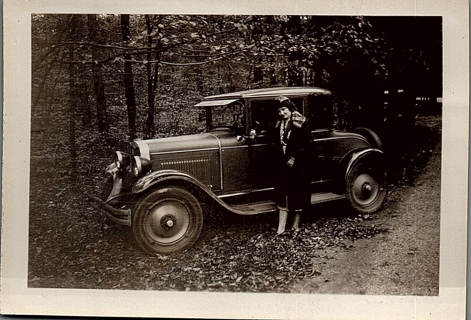 1931 BELLE ISLE MI 1931 CHEVROLET COUPE LADY ORIGINAL PHOTOGRAPH 34-146