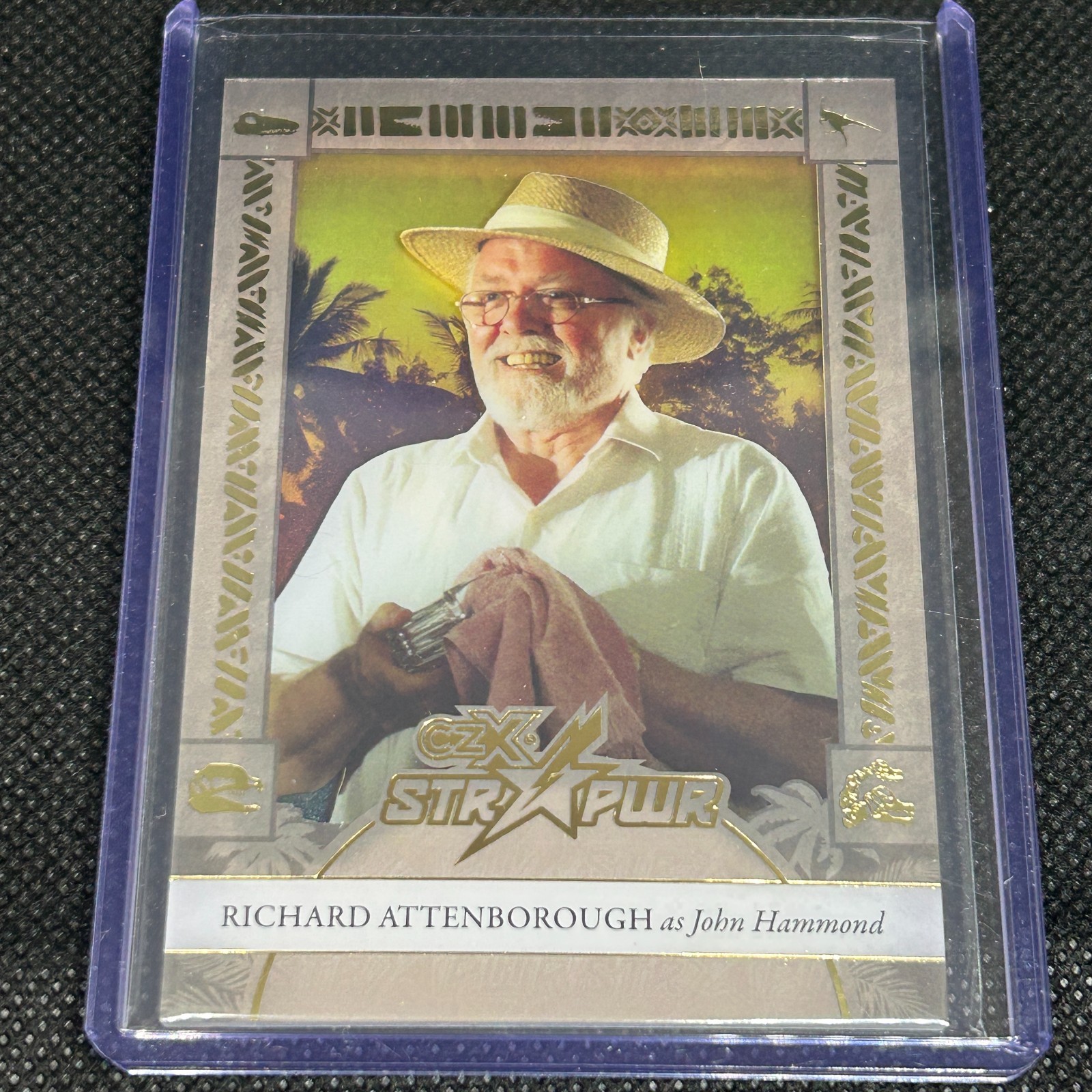 2026 JURASSIC PARK CRYPTOZOIC CZX STR PWR INSERT RICHARD ATTENBOROUGH AS HAMMOND