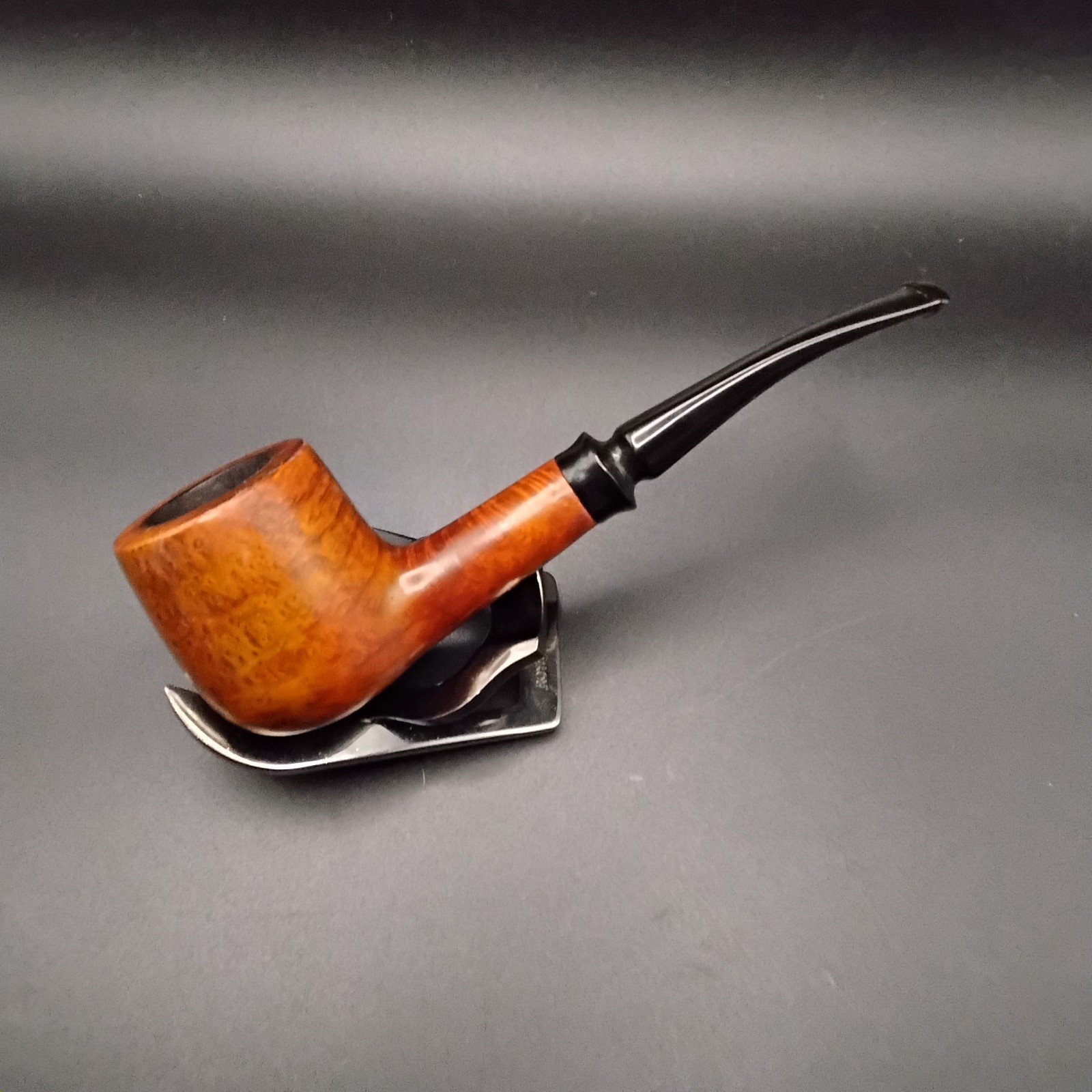 Completely restored Unbranded pot slightly bent billiard tobacco smoking pipe 