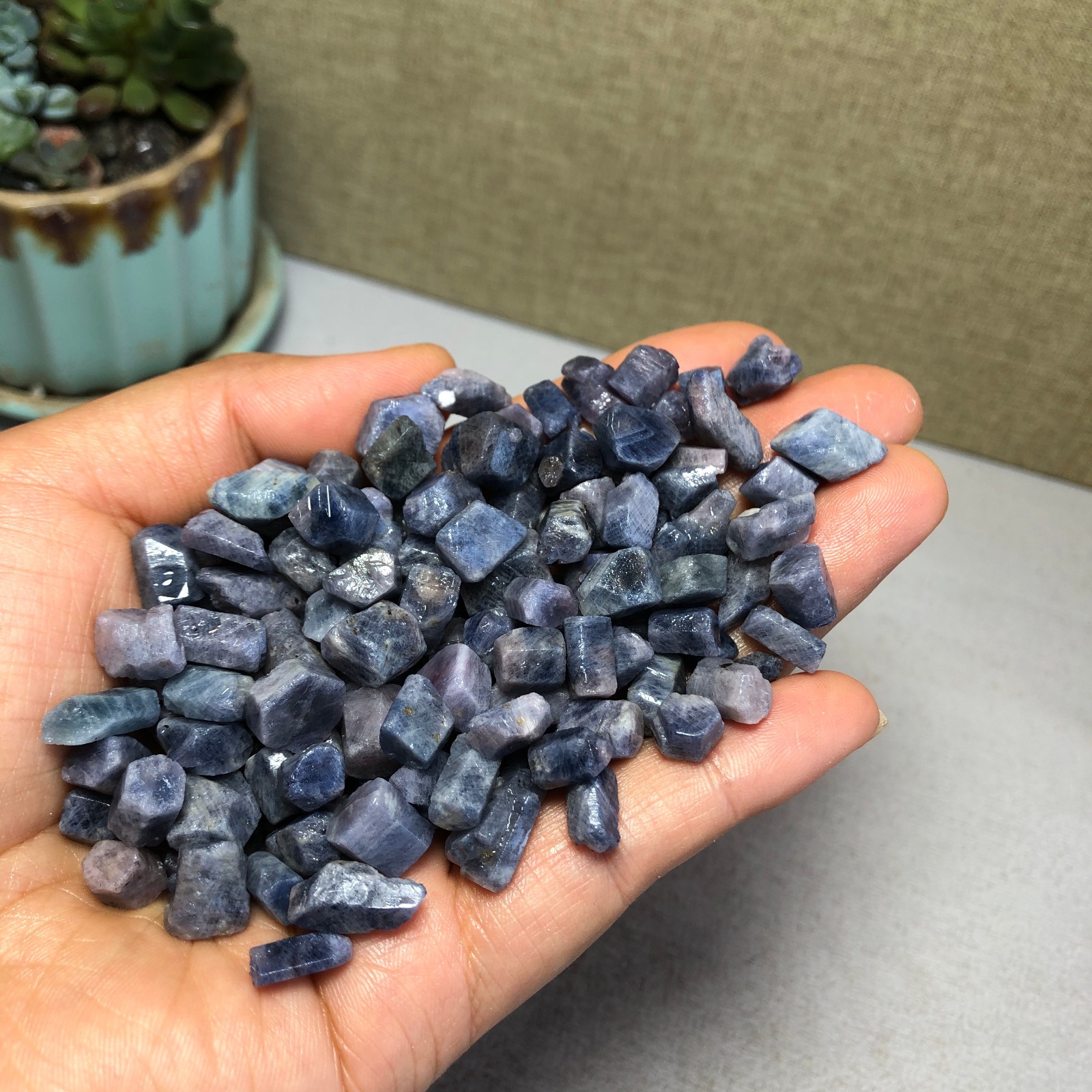 120+pcs Natural blue tiny corundum gemstone Unheated original specimen 147g 5452