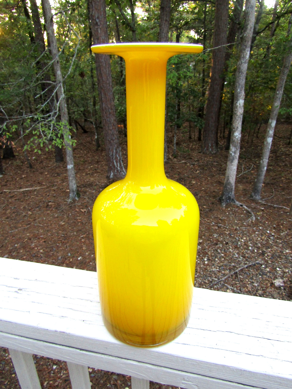 WEST ELM  MCM  / Gulvvase Holmegaard / Yellow Cased TALL GLASS VASE / 15 1/2