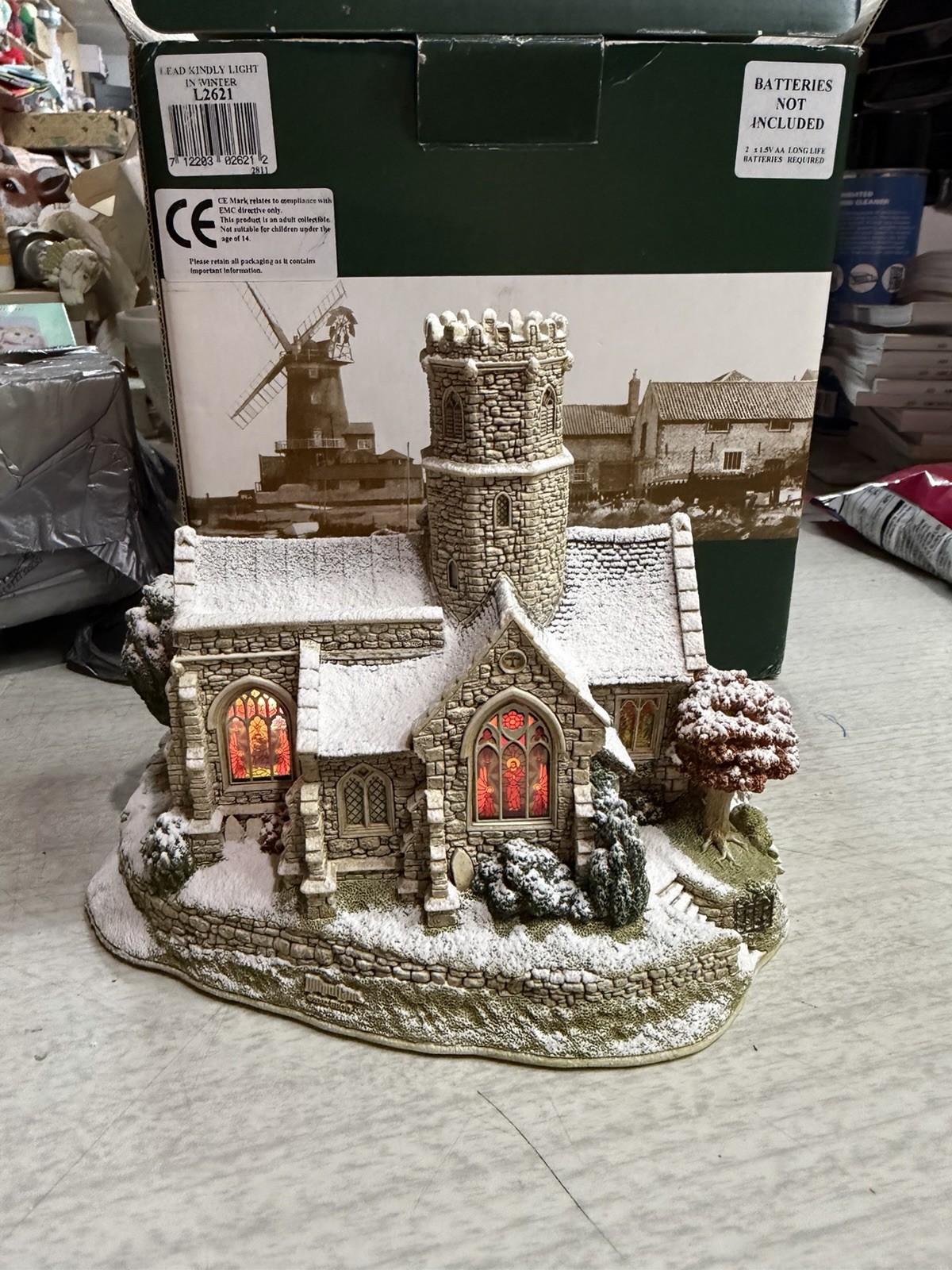Lilliput Lane L2621 Lead Kindly Light in Winter Boxed Set with Deeds Brand New