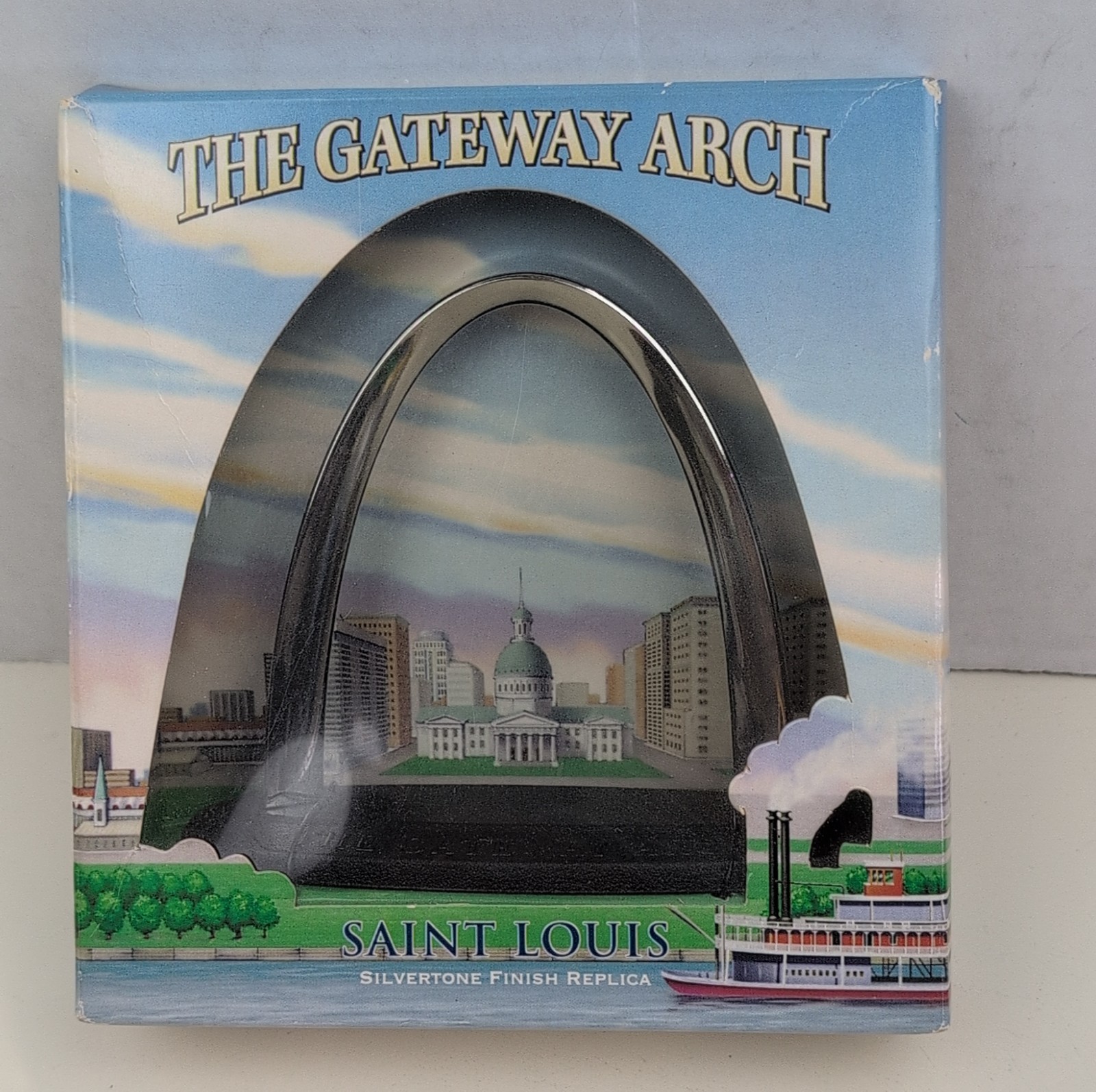St Louis Gateway Arch Silvertone Finish Replica Souvenir Model Boxed Collectible