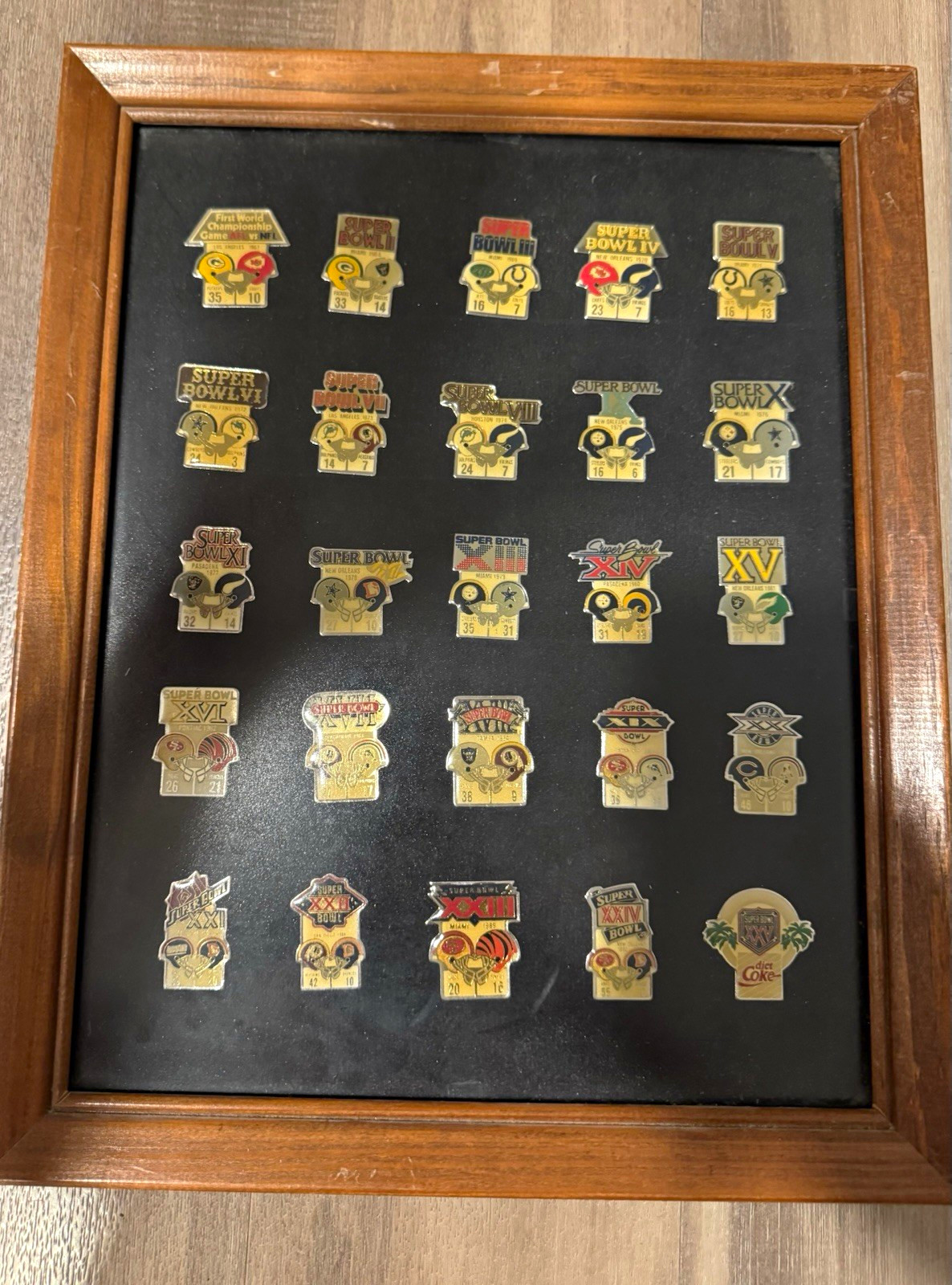 Vintage NFL Super Bowl I-XXV Complete 25 Pin Collection Framed Display 1967-91