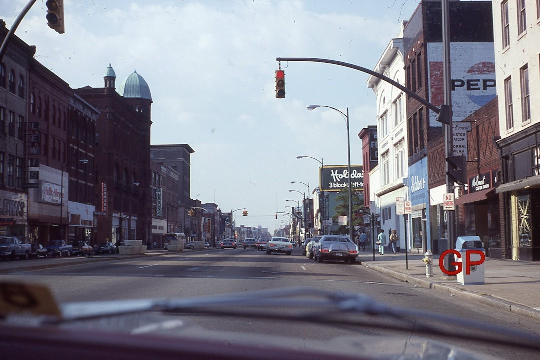 #XX165- e Old 35mm Slide Photo- Street Scene- Philadelphia or San Antonio- 1980