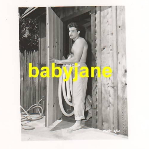VINCE EDWARDS ORIGINAL 8X11 KEYBOOK PHOTO 1951 BARECHESTED BAREFOOT DOUBLE WGT