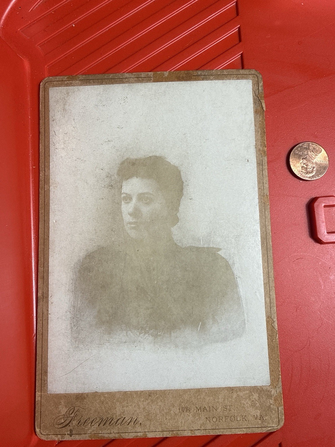 Antique Victorian Cabinet Card Photo Woman Portrait Freeman Norfolk VA c1900