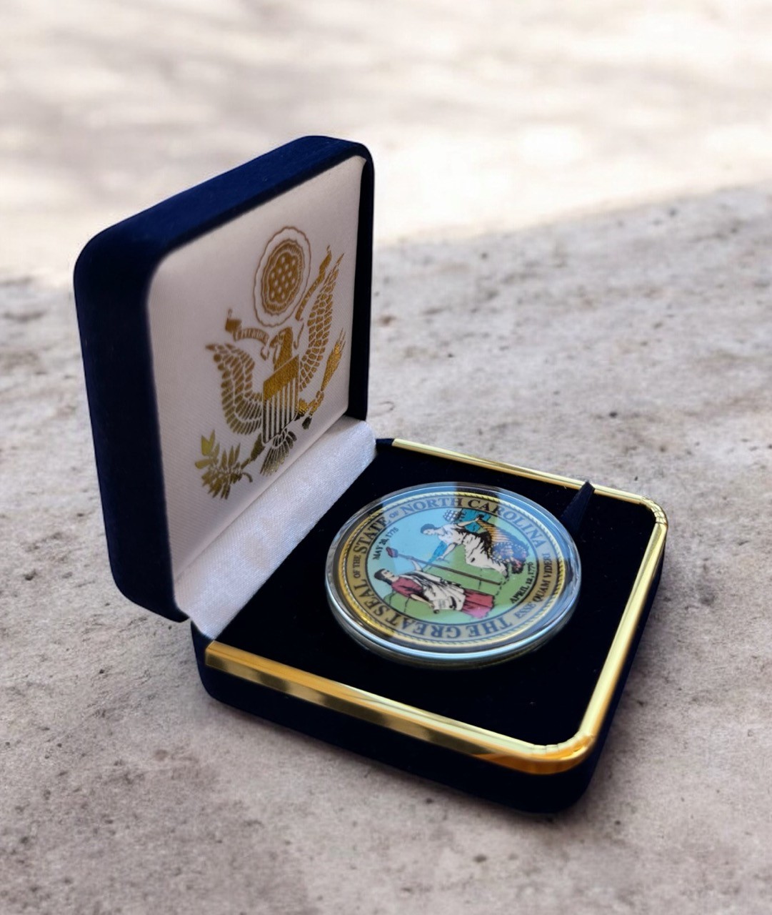 NORTH CAROLINA NC State Seal  Collectible Challenge Coin in Blue Velvet Case