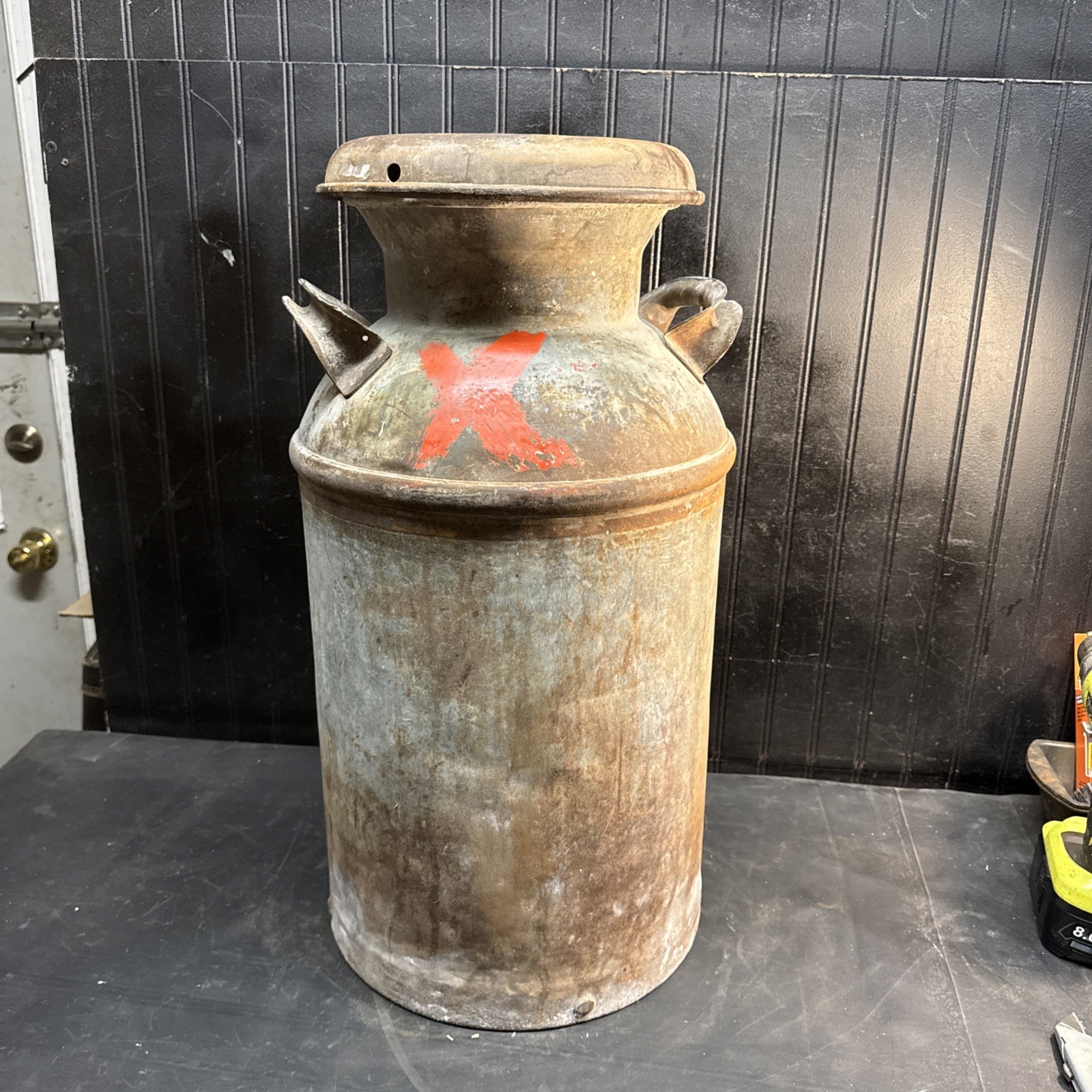 VINTAGE 10  GALLON STEEL  MILK CAN  FARM FRESH Pennsylvania Dairy