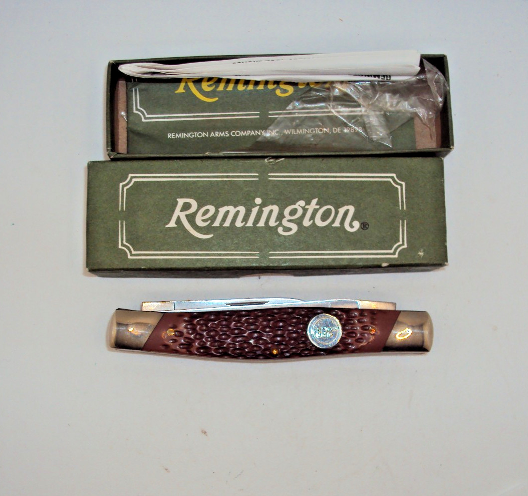 Classic Remington UMC R2 Waterefowl knife in original box paper