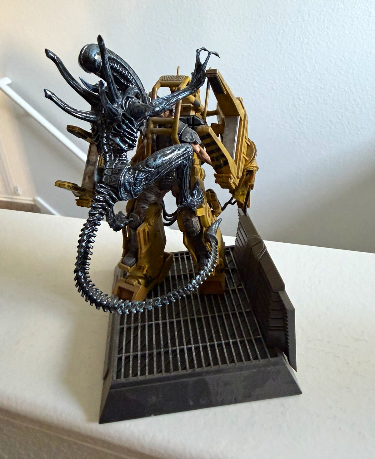 Aliens Colonial Marines Power Loader vs Xenomorph Collector’s Edition Diorama