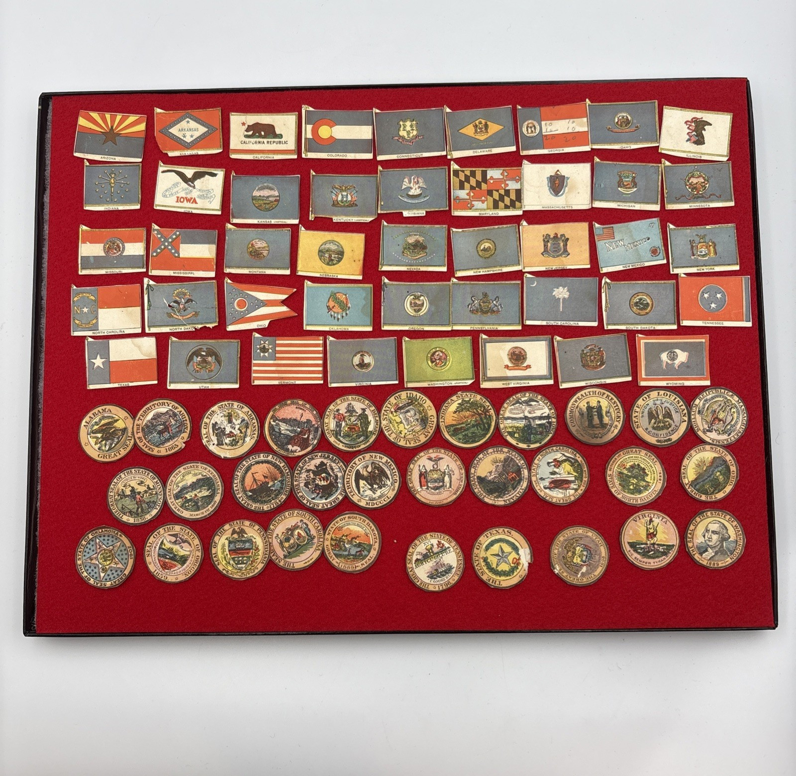 75 Early 1910s T59 U.S. State Flags & Seals Cigarette Premiums Tobacciana Lot
