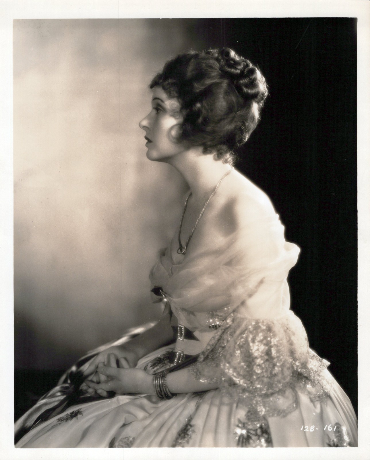 HOLLYWOOD CORINNE GRIFFITH STYLISH POSE STUNNING PORTRAIT 1920s ORIG PHOTO MA91