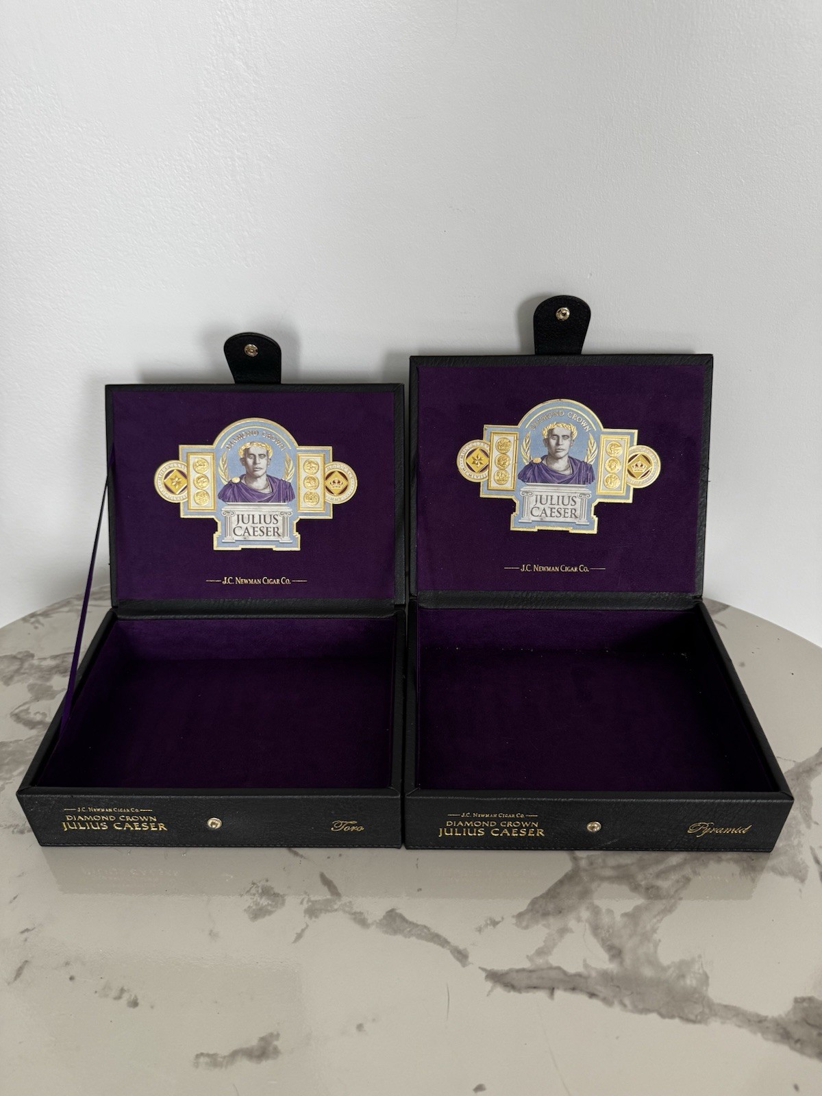 J.C. Newman Diamond Crown «Julius Caesar» Cigar Box Set Toro and Pyramid