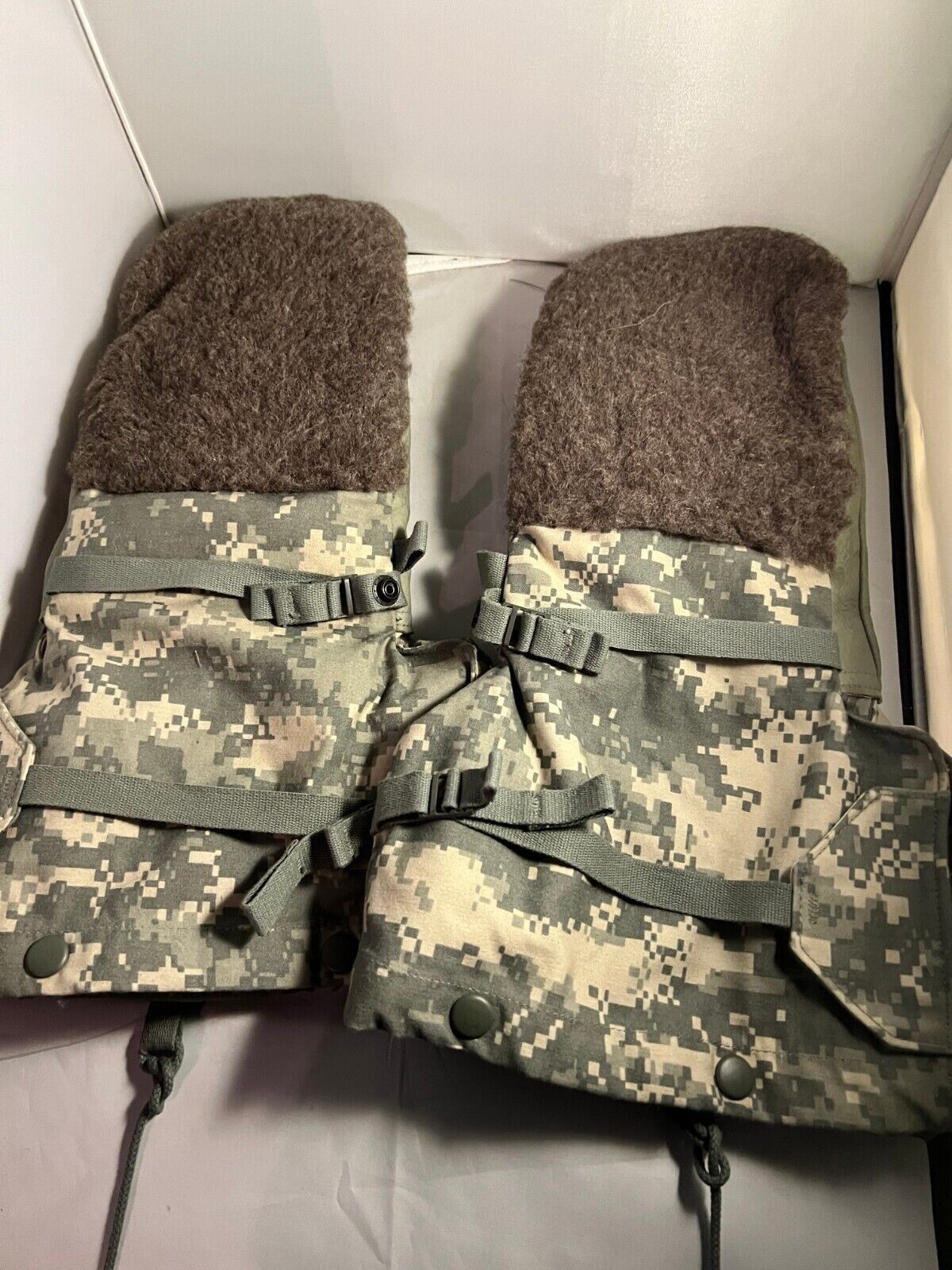 Extreme Cold Weather Military Mitten and Liner Set Size Small