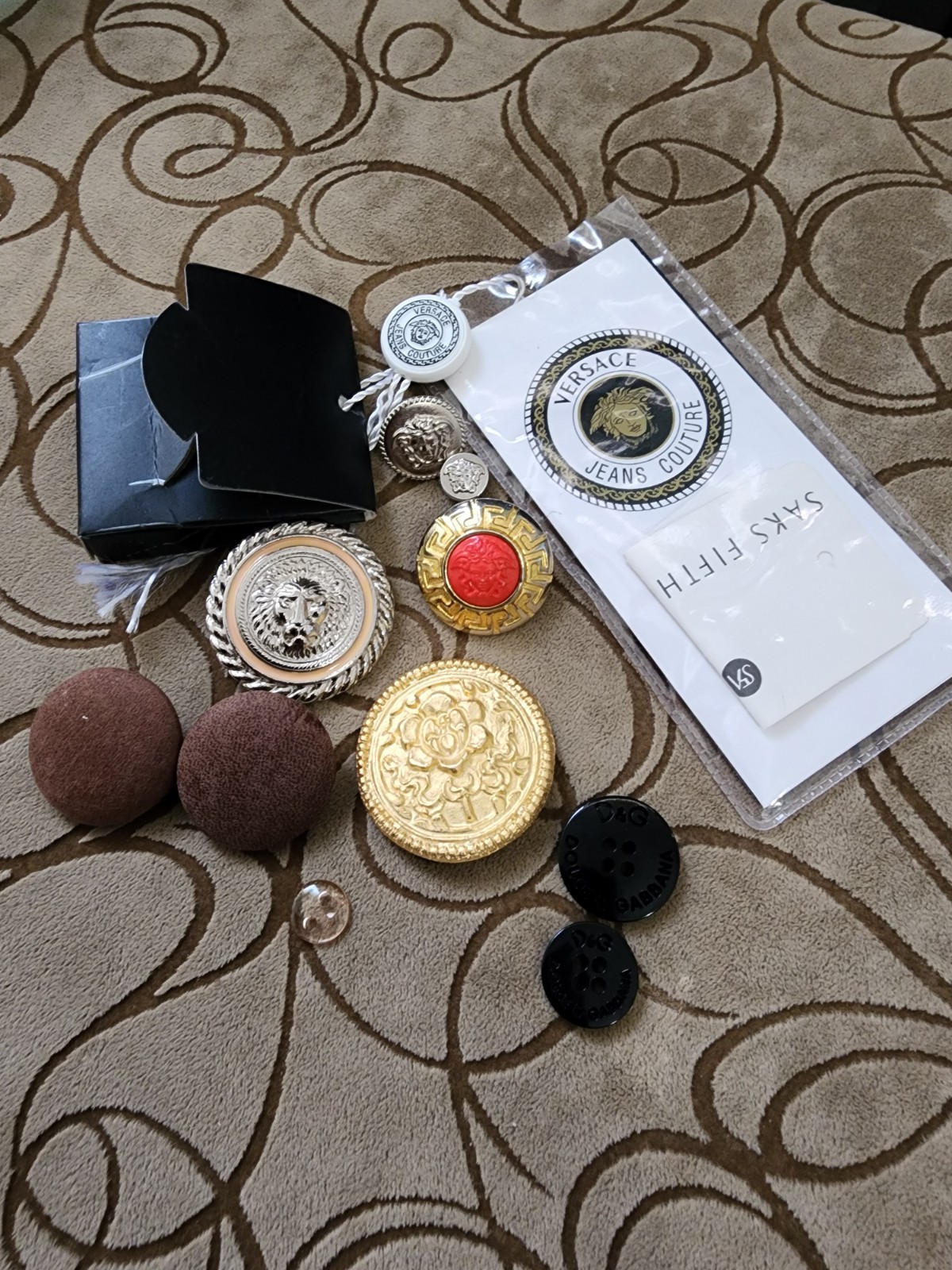 Designer buttons mixed lot