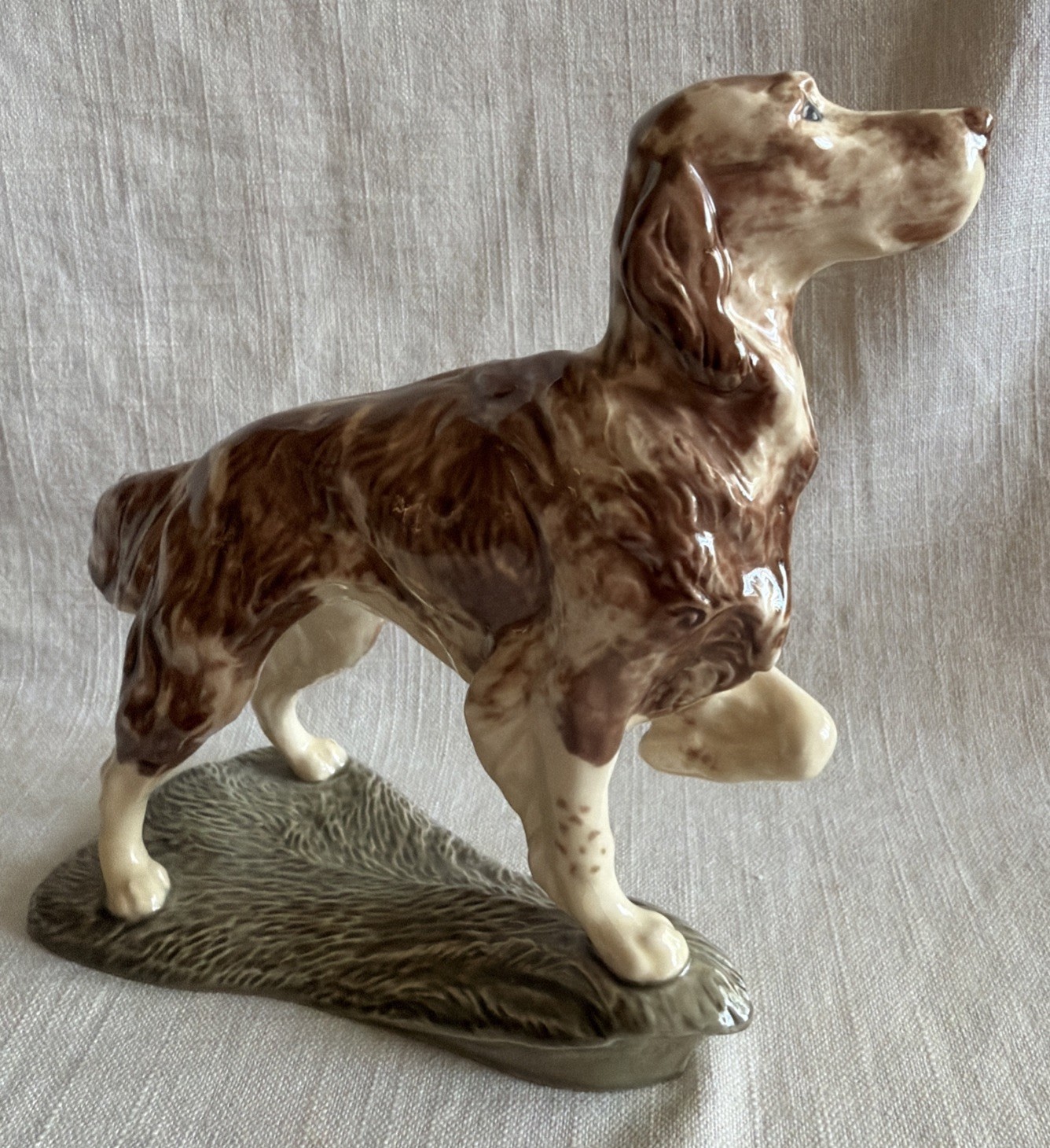 Charm Of Creamware Heredities England Signed Hunter Pointer Dog Ceramic Figurine
