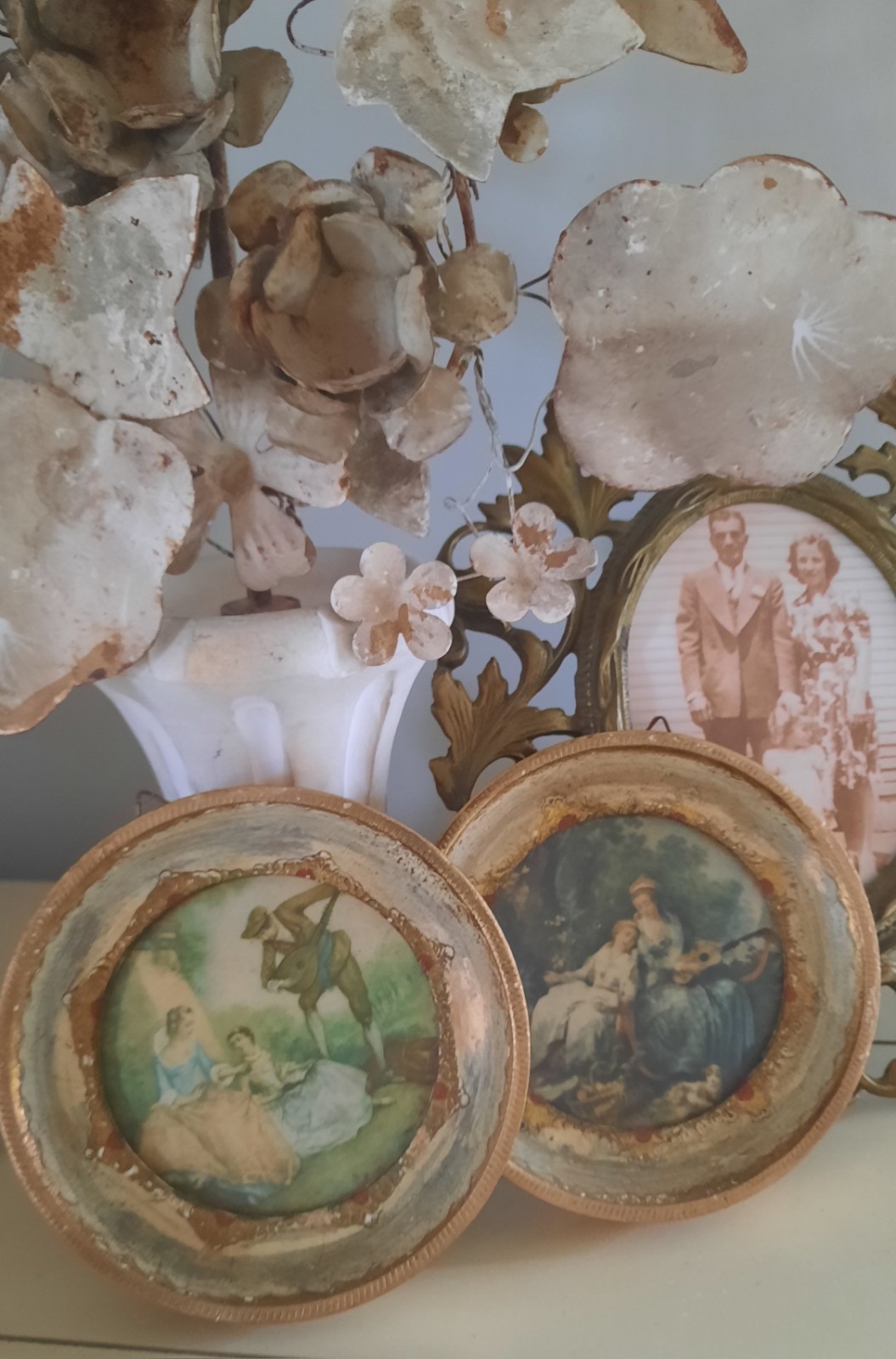 Vintage Italian Florentine Pair of Round 5