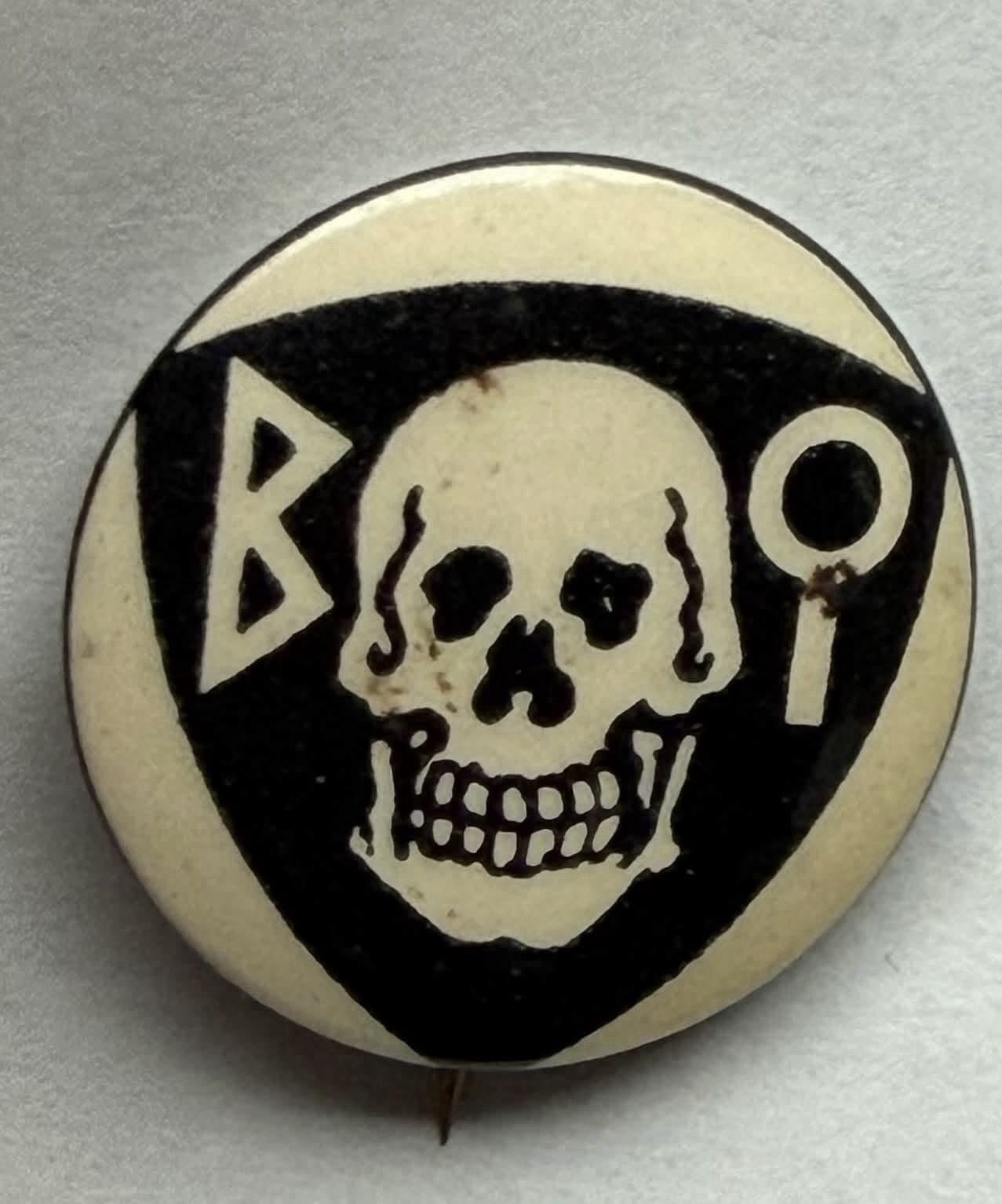 Antique Vintage RARE Early Celluloid Skull ‘BOO’ Halloween Masonic Pin Back Pin