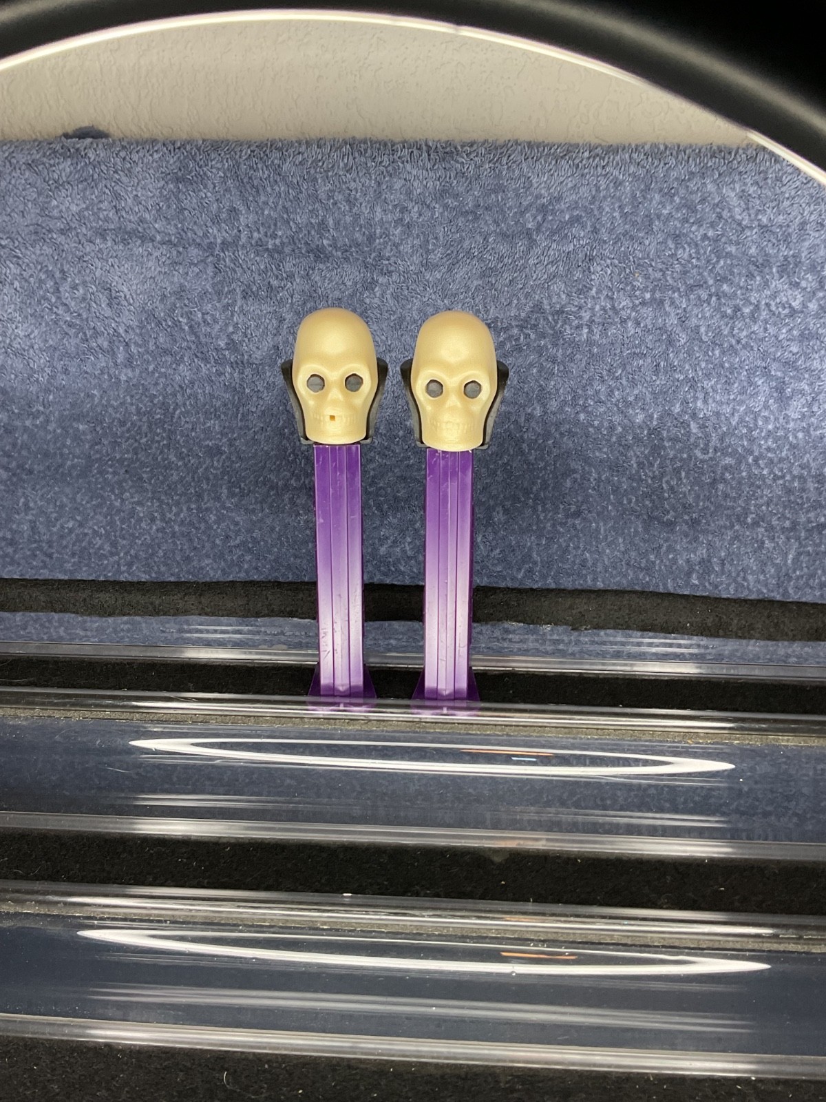 Pez COLGATE SKULL- VERY HARD TO FIND- LOOSE BUT EXCELLENT CONDITION- #1