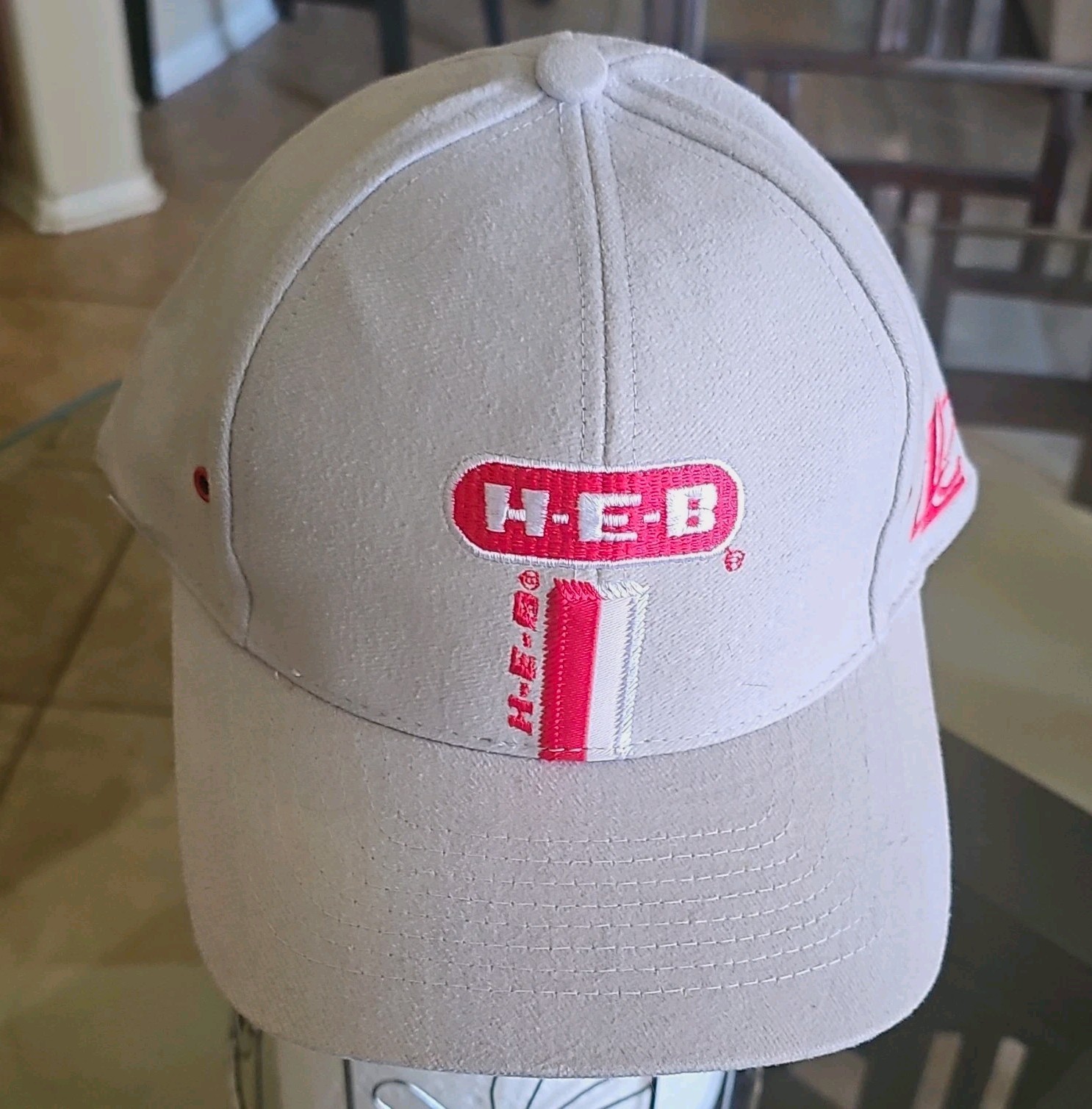 Logo Athletic H-E-B Grocery Store Advertising White Adjustable Cap Hat Red Logo
