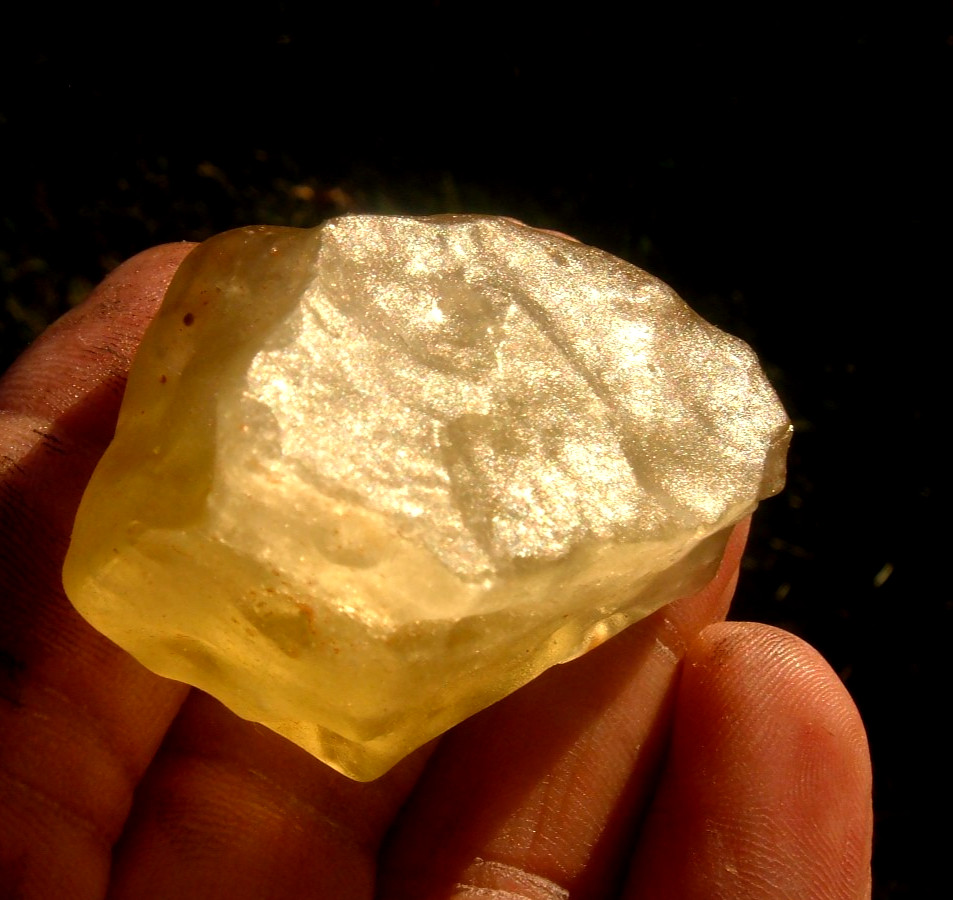Libyan Desert Glass Meteorite Tektite impact Cintamani( 214 ct)Dimple Yellow Gem