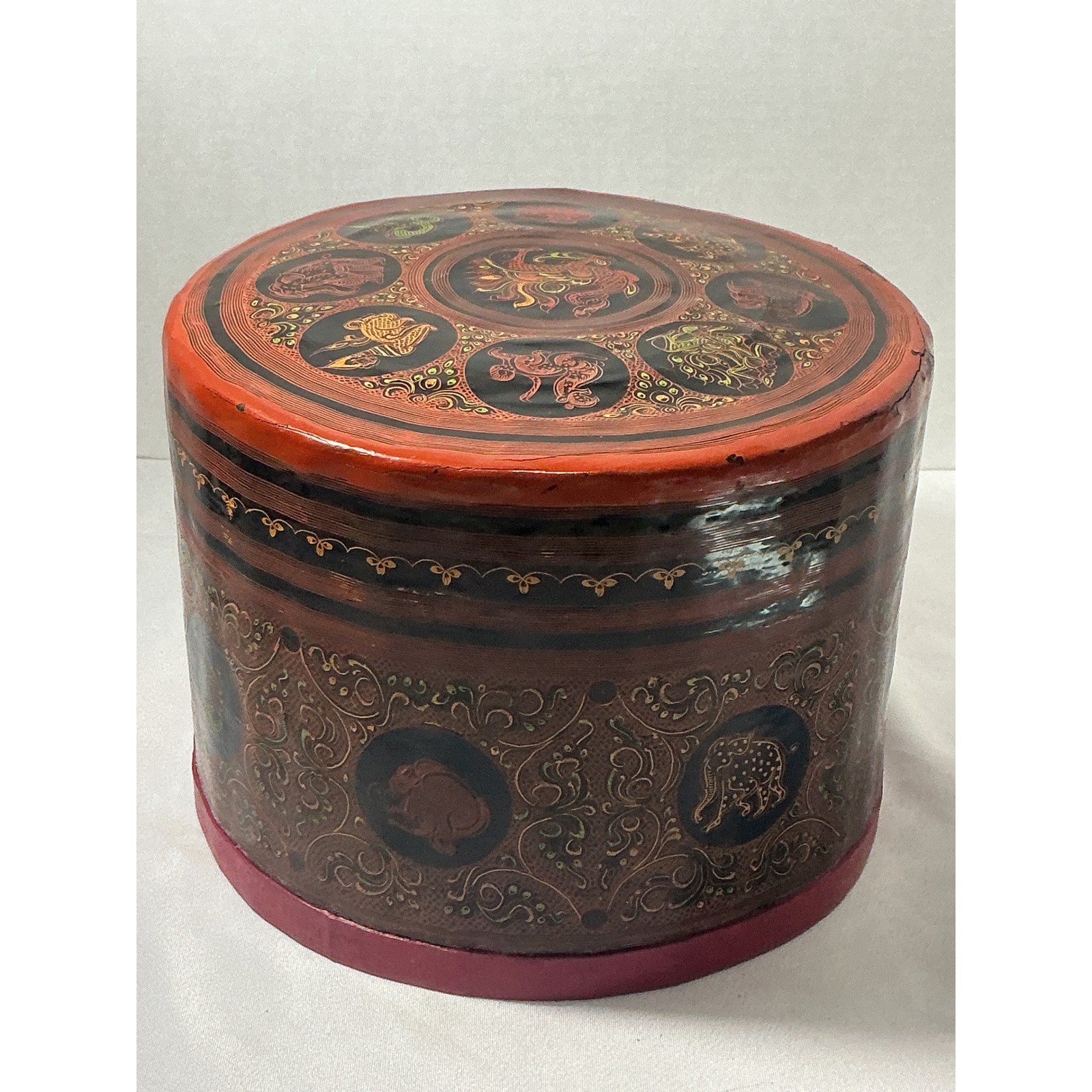 Vintage Burmese Lacquerware Betel Box Cinnabar Red Black Etched Animal Motif 9.5