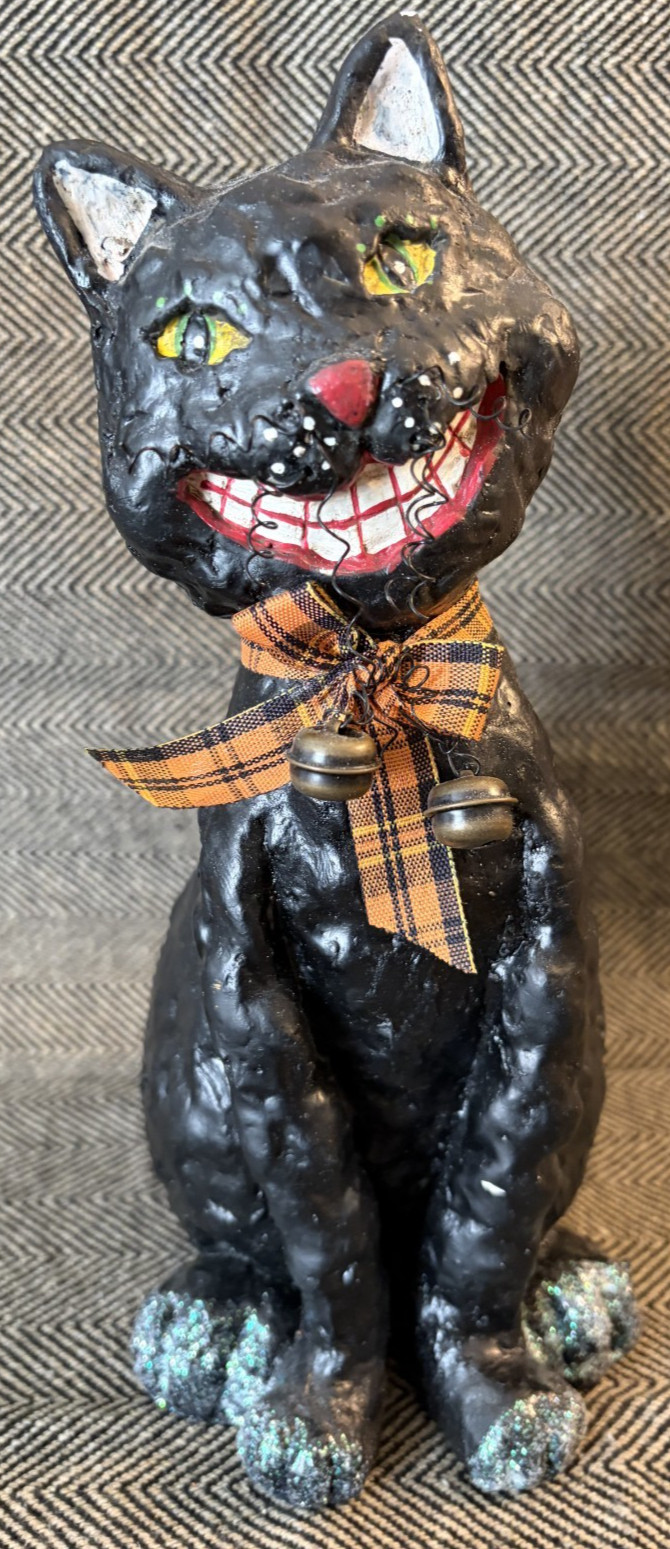 Vintage Primitive Folk Art Halloween Grinning Cat