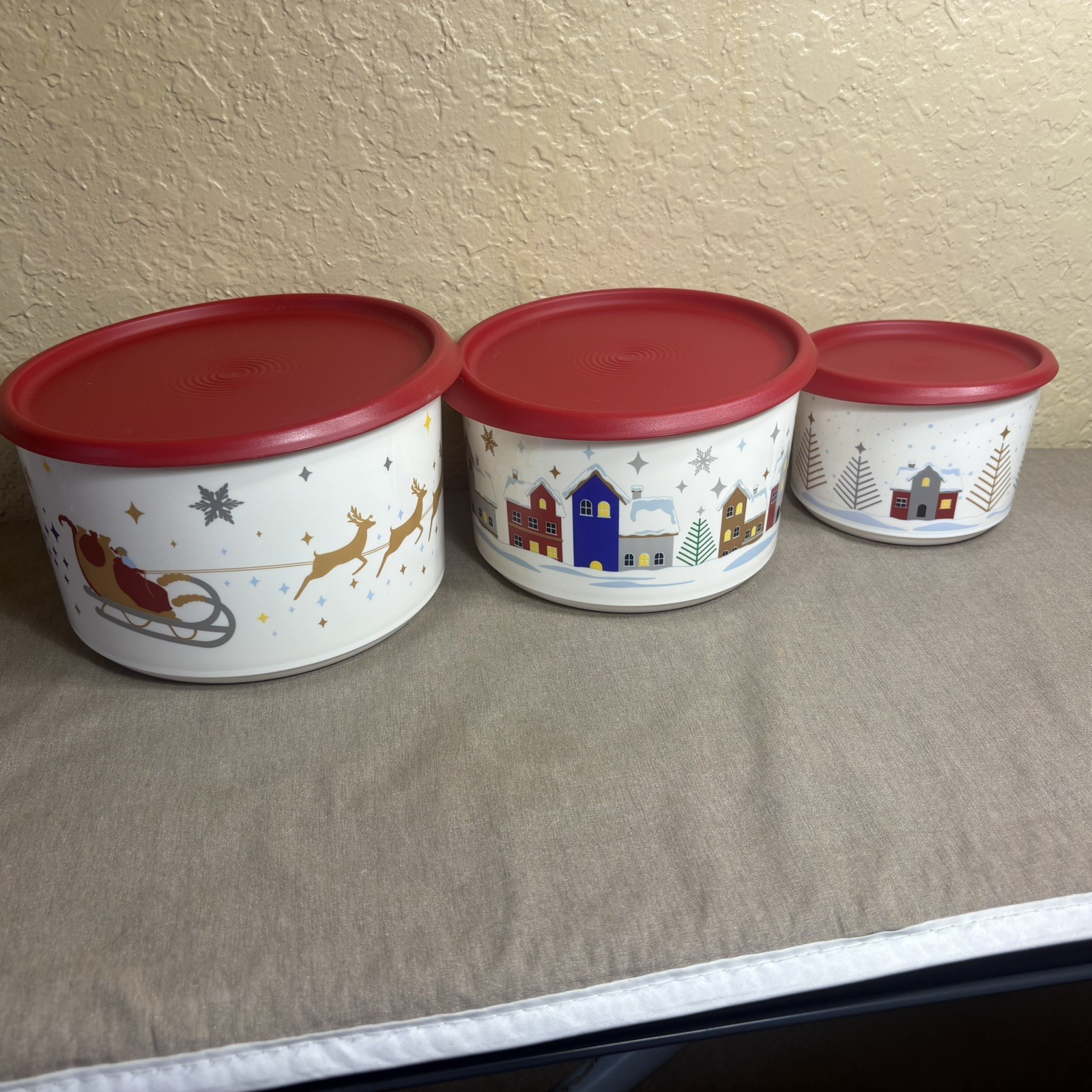NEW Tupperware Holiday Christmas Tree Reindeer Sleigh Canisters Set of 3 