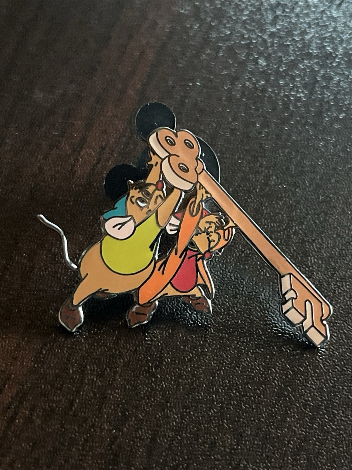 Vtg Rare Collectible Disney Disneyland Cinderella Mice Gus & Jaq with Key Pin