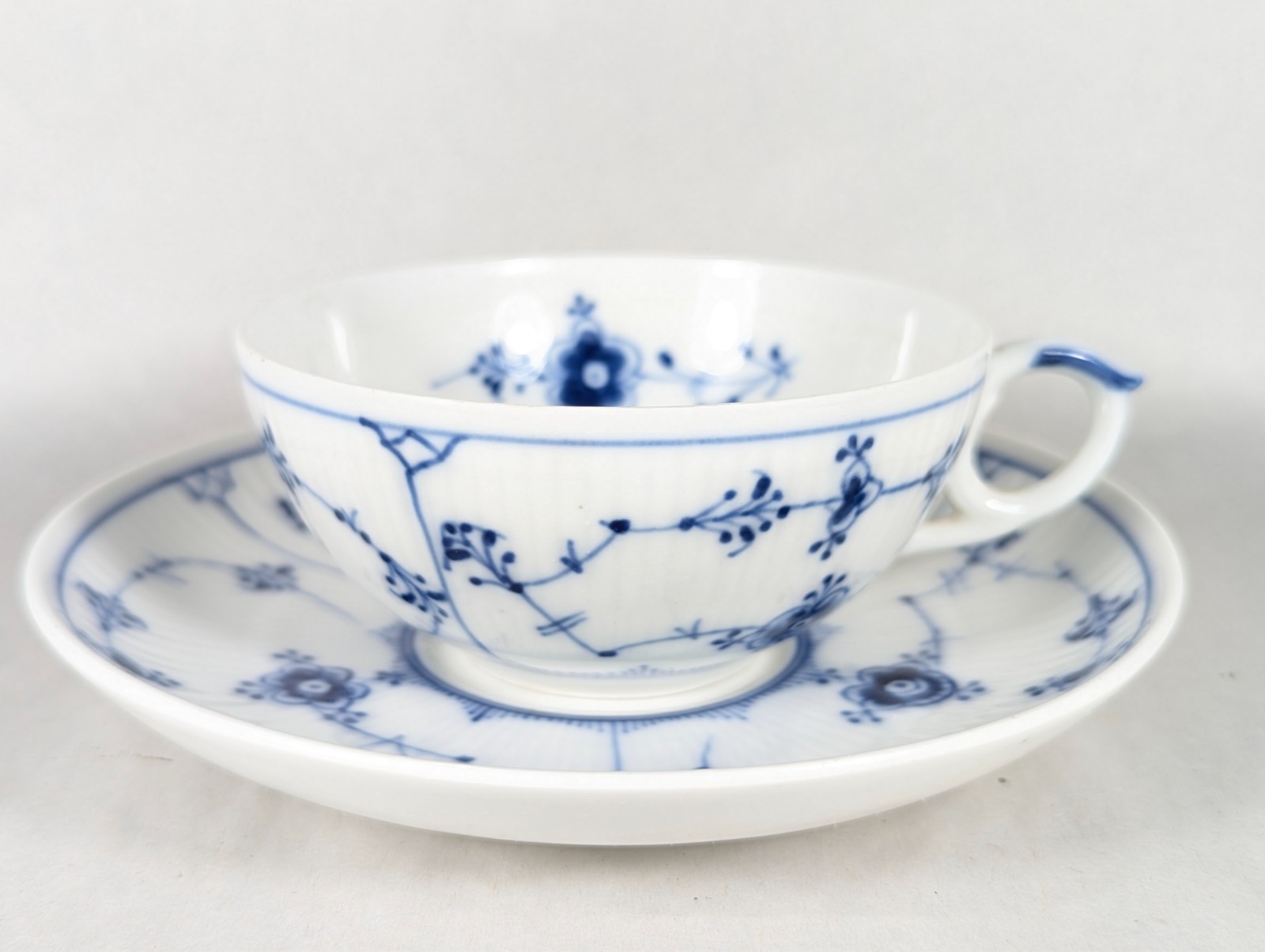 Royal Copenhagen Blue Fluted Plain  Cup & Saucer 5963322