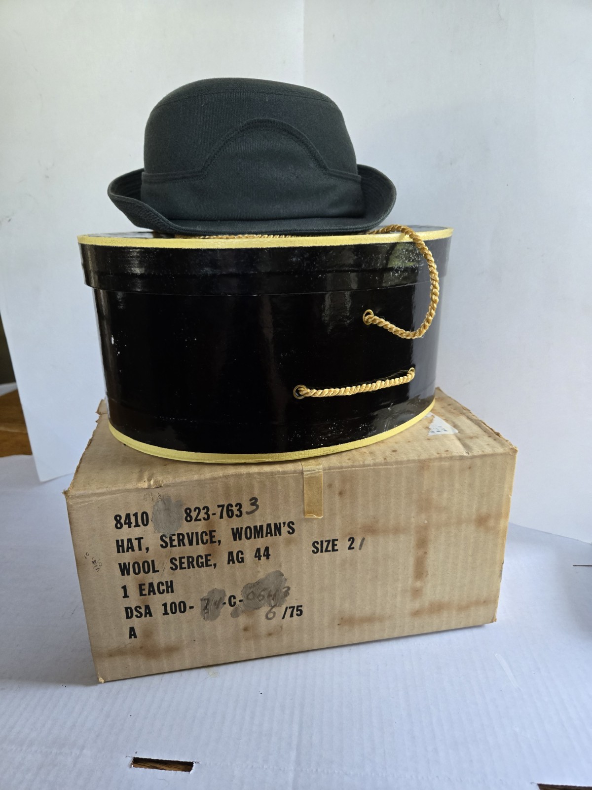 NOS Vietnam Era Woman\'s Service Hat,  Wool w/Hat Case & Original Box,  Size 22