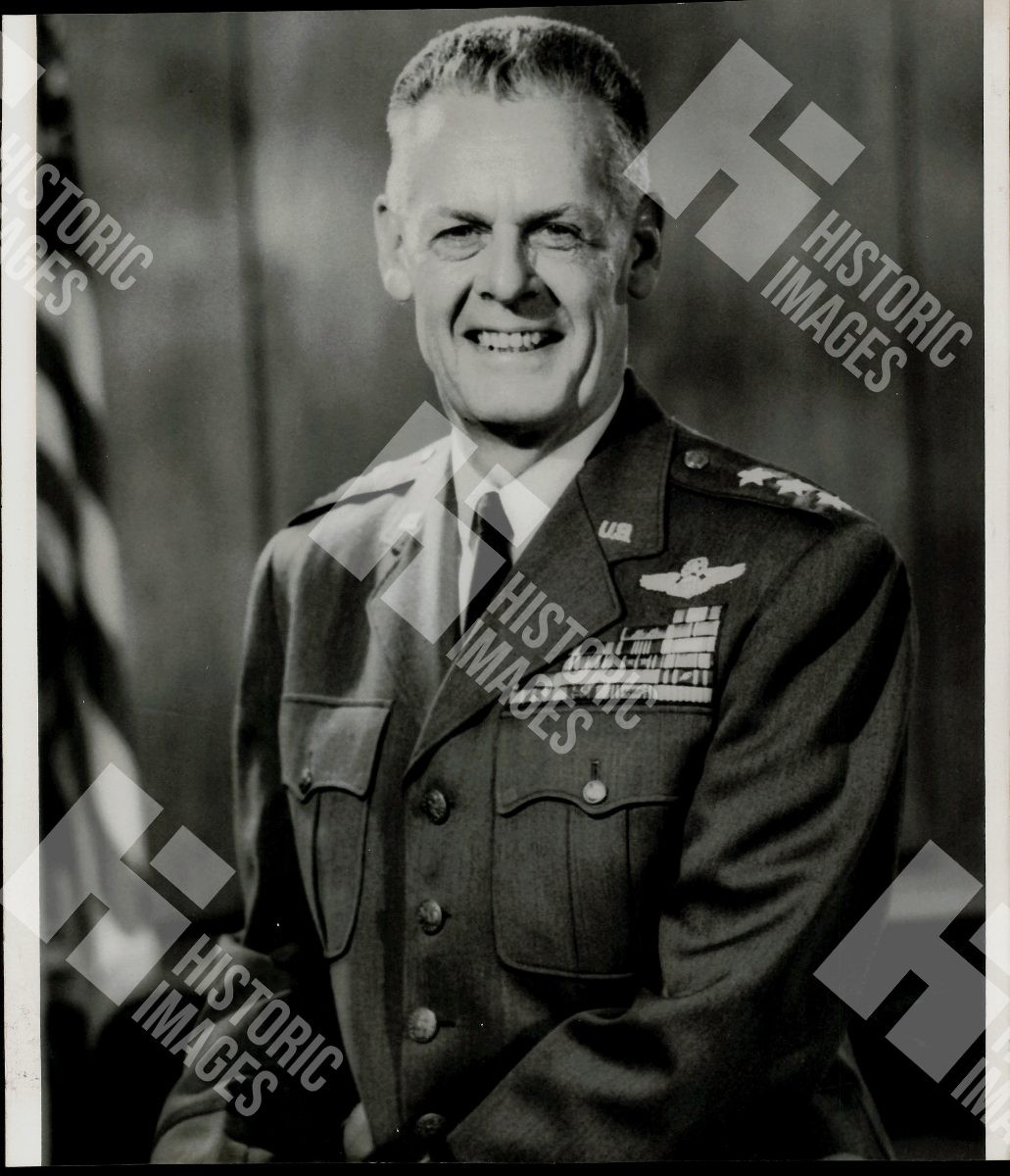 1966 Press Photo Lt Gen Thomas S Moorman Portrait in USAF Uniform