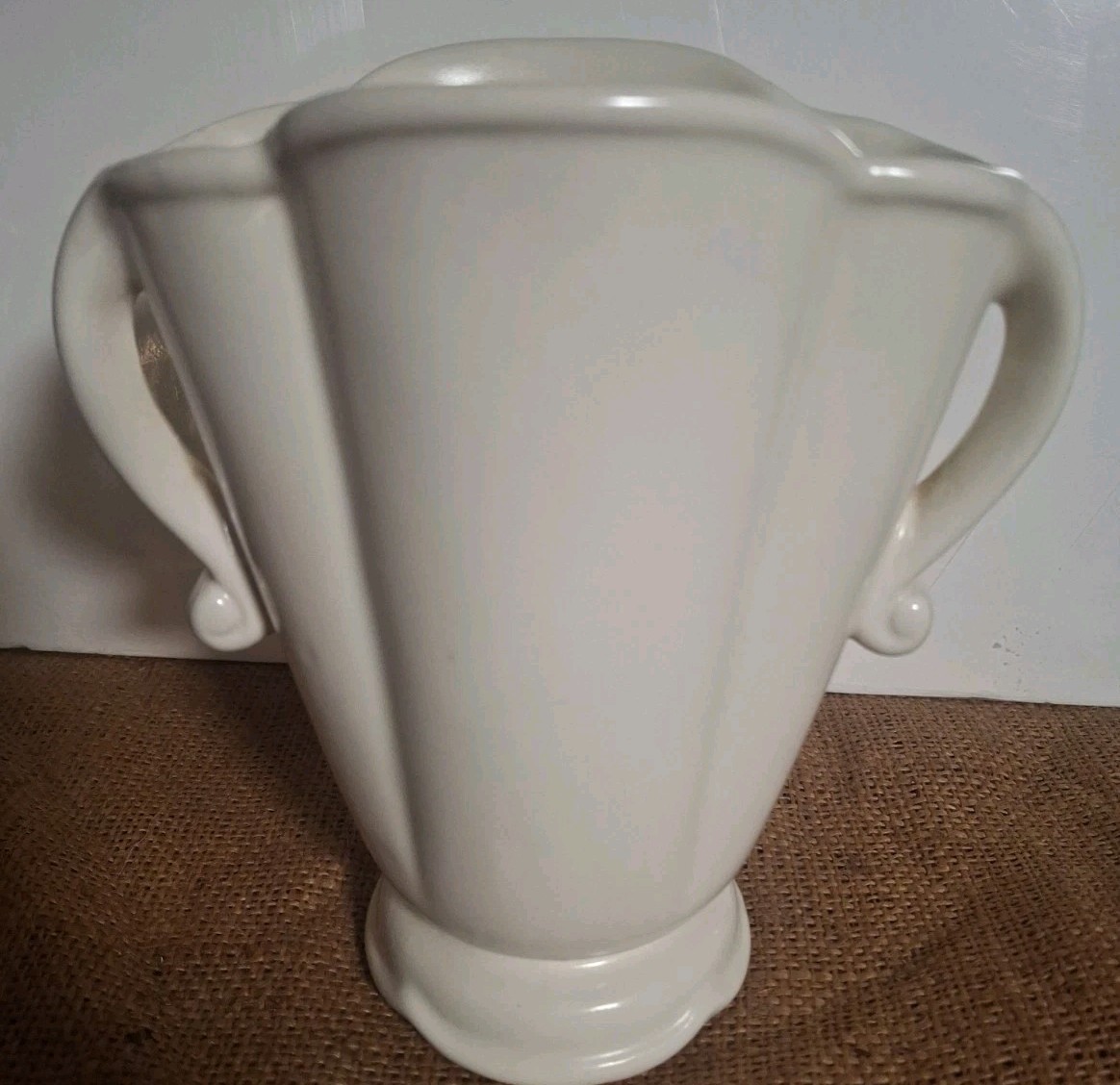 Red Wing Pottery Vase Model #946