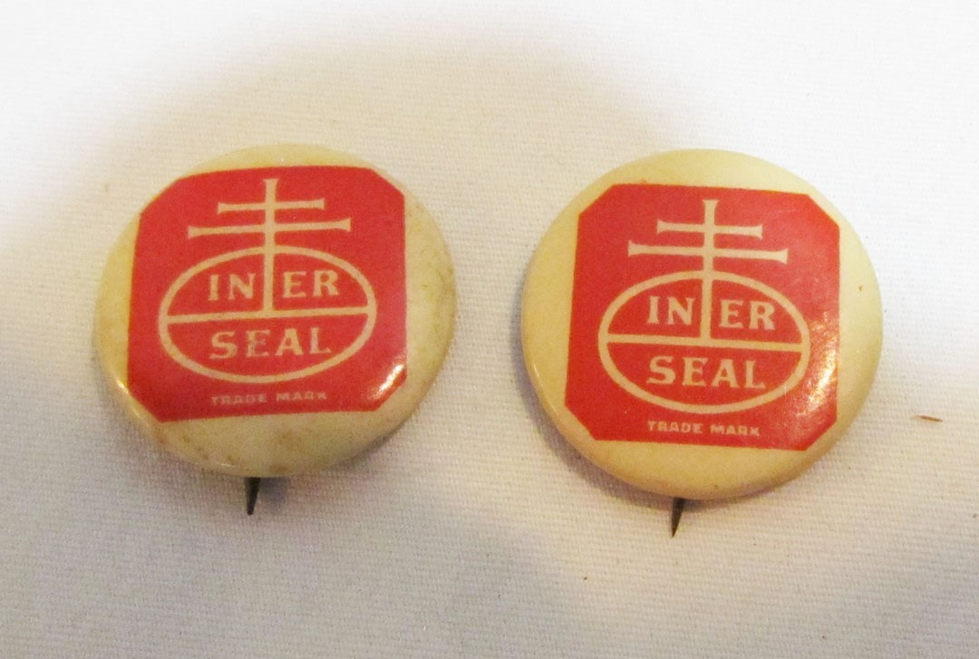NABISCO SEAL VINTAGE c. 1930\'s CELLULOID ADVERTISING LOGO PINBACK BUTTON PAIR