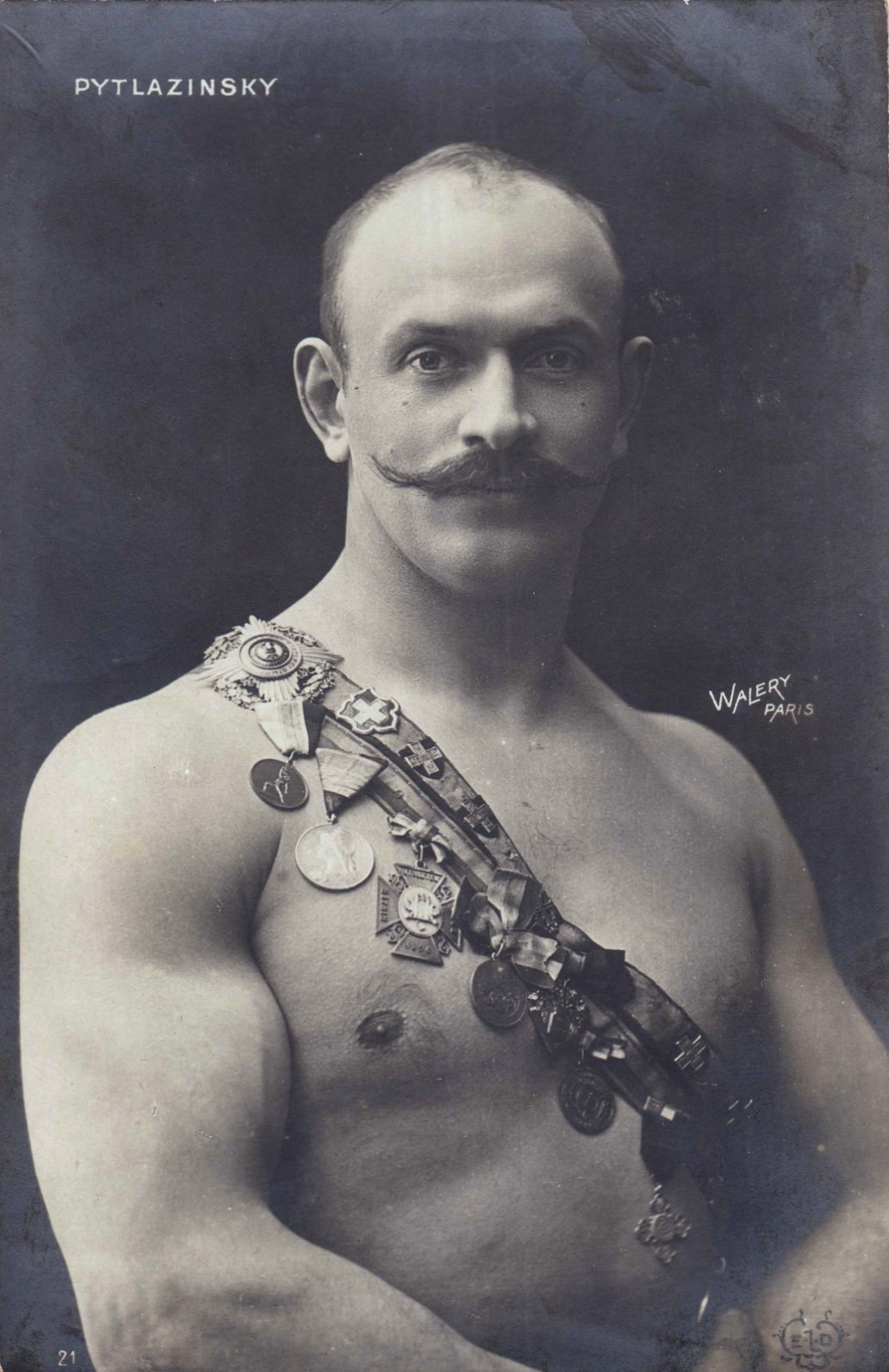 Vintage RPPC - Polish wrestler Pytlazinsky - Photo Waléry Paris -  Gay interest