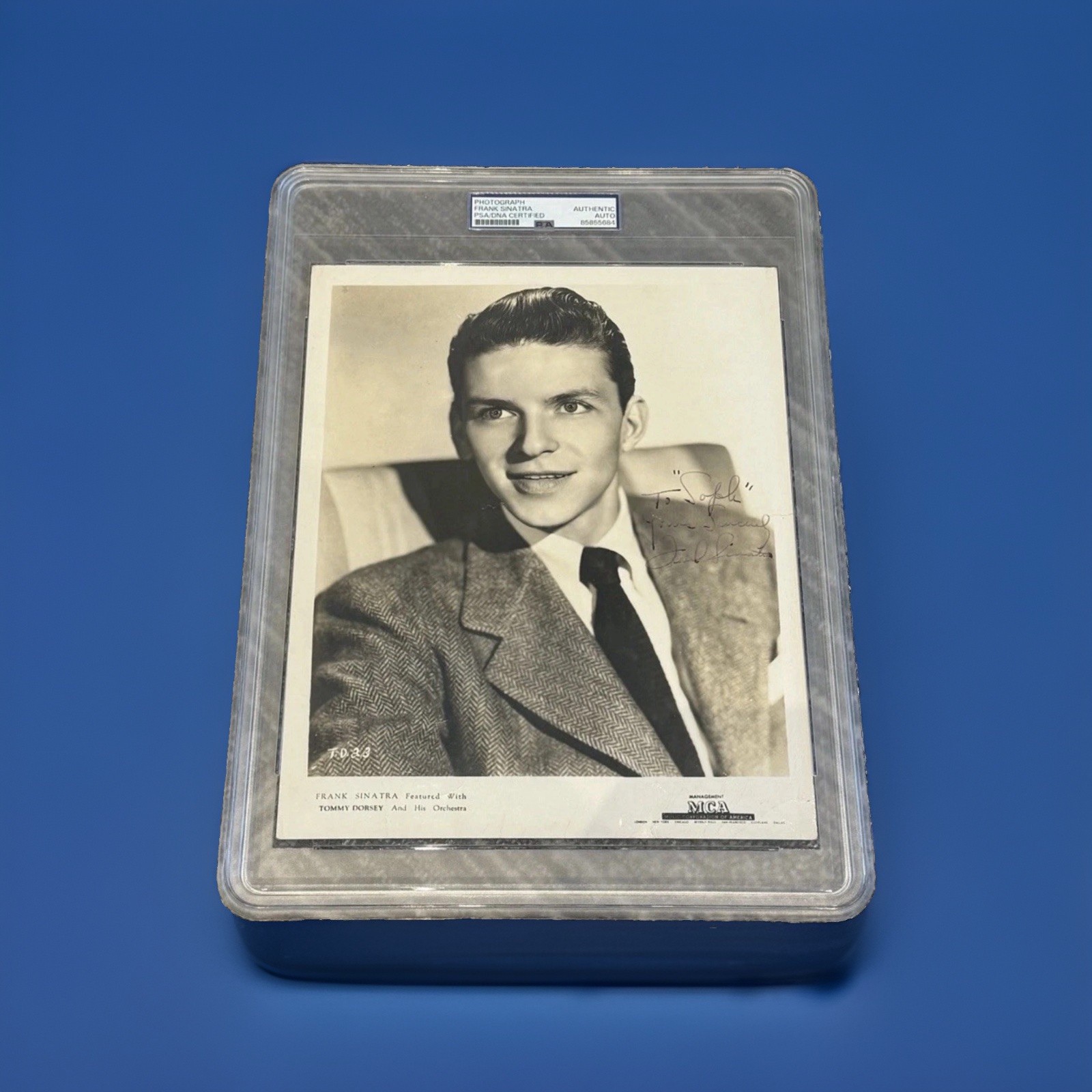 FRANK SINATRA Vintage Autograph 8x10 Photo PSA/DNA Encapsulated Certified