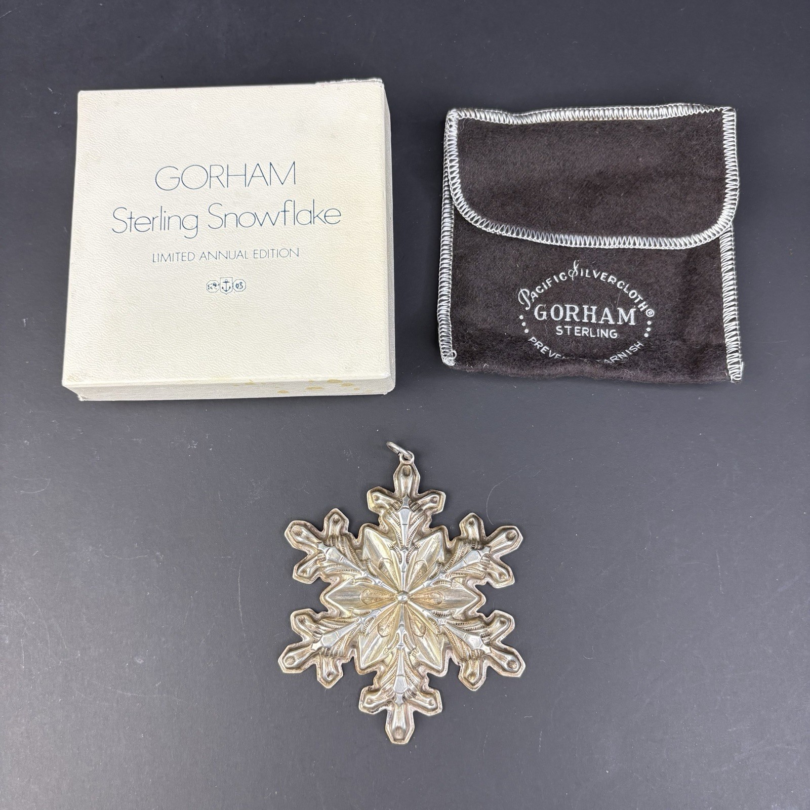 Vtg 1976 Gorham Sterling Silver Snowflake Christmas Tree Ornament Box - 24.2 g