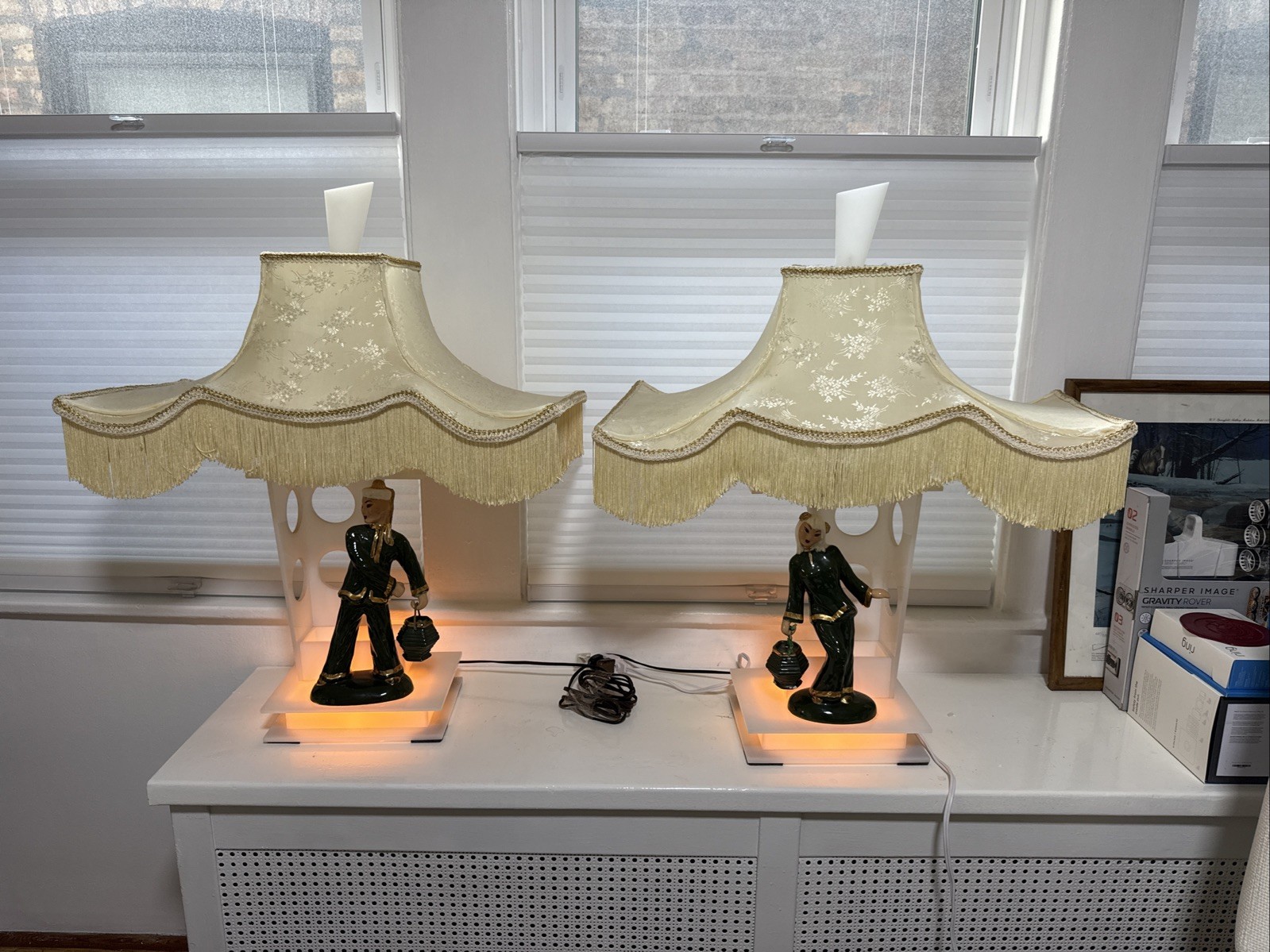 Vintage 1950s Pair Moss Lamp Hedi Schoop Asian Couple W/Original Shade/Finials