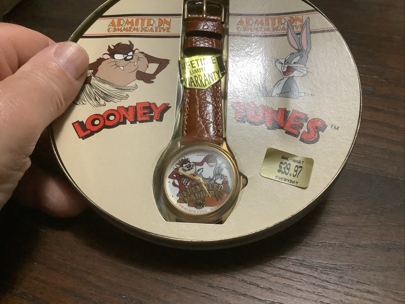 Armitron Commemorative Looney Tunes Taz “BEDEVILLED RABBIT” Quartz Watch & Tin