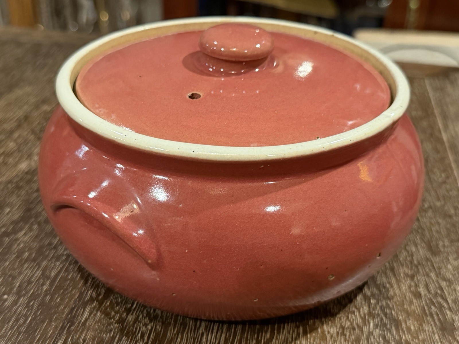 UHL ART POTTERY LIGHT ROSE PINK CASSEROLE BEAN POT LID VINTAGE HUNTINGBURG IN